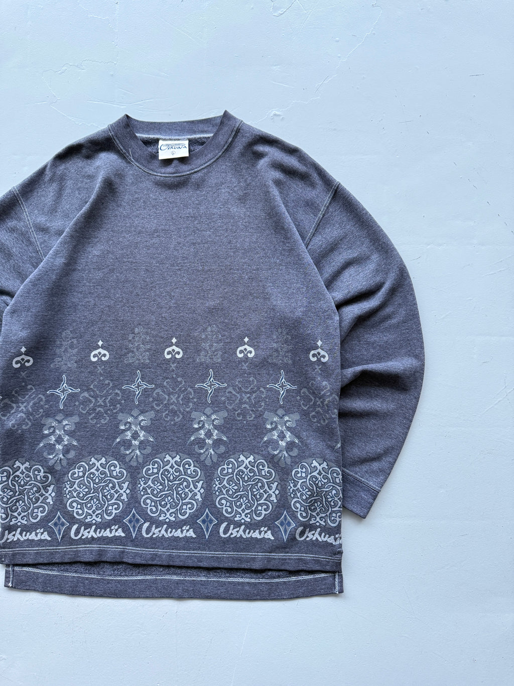 Grey Ushuaia 90's Vintage Surfer Graphic Sweatshirt - Large