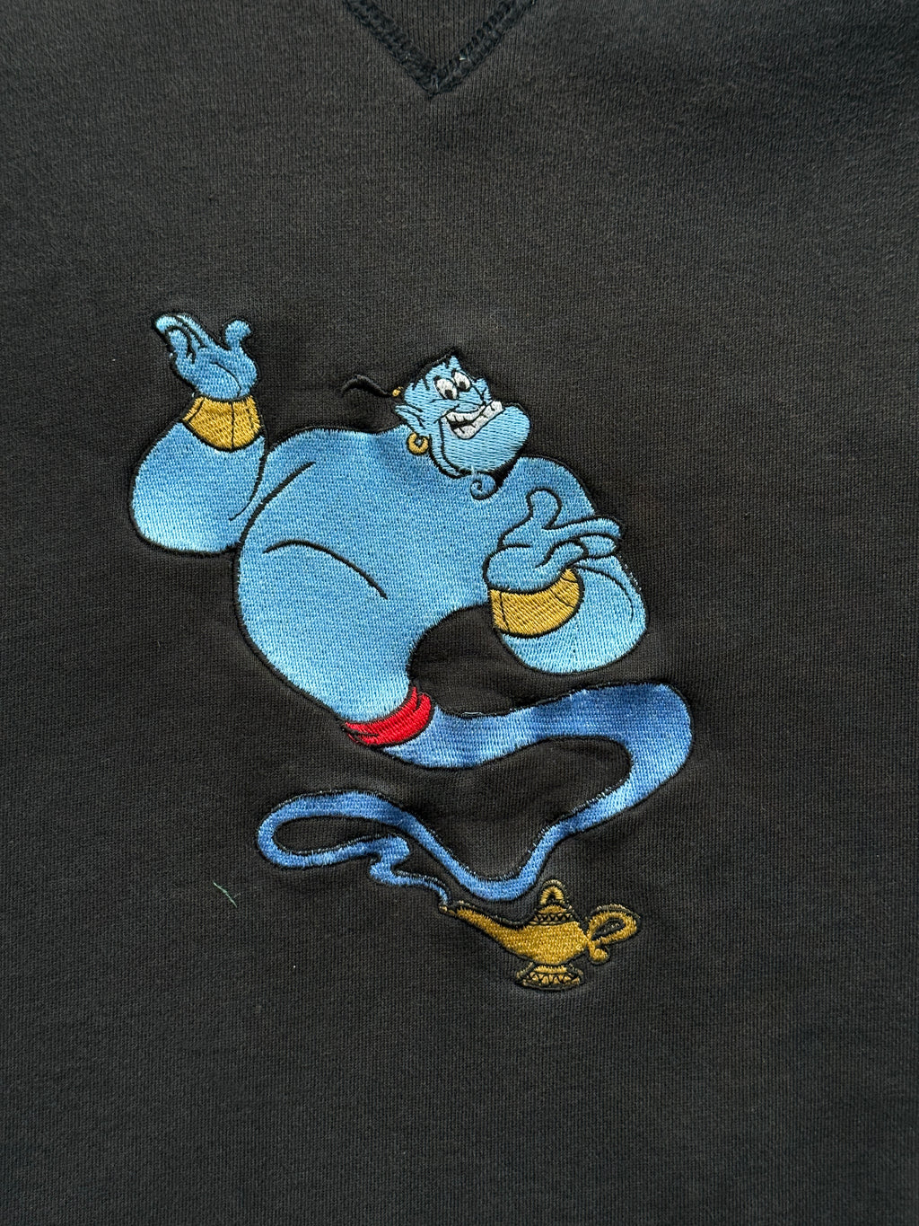 Disney Aladdin Genie 90's Vintage Embroidered Sweatshirt - Large