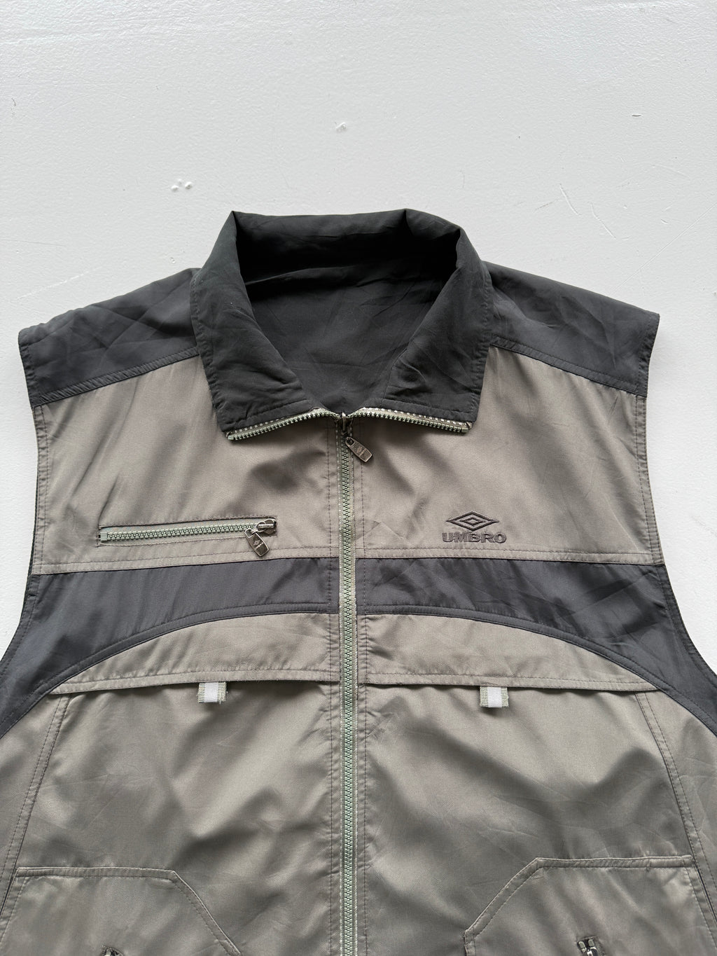 Grey Reversible Umbro 00's Vintage Y2K Utility Vest - XL