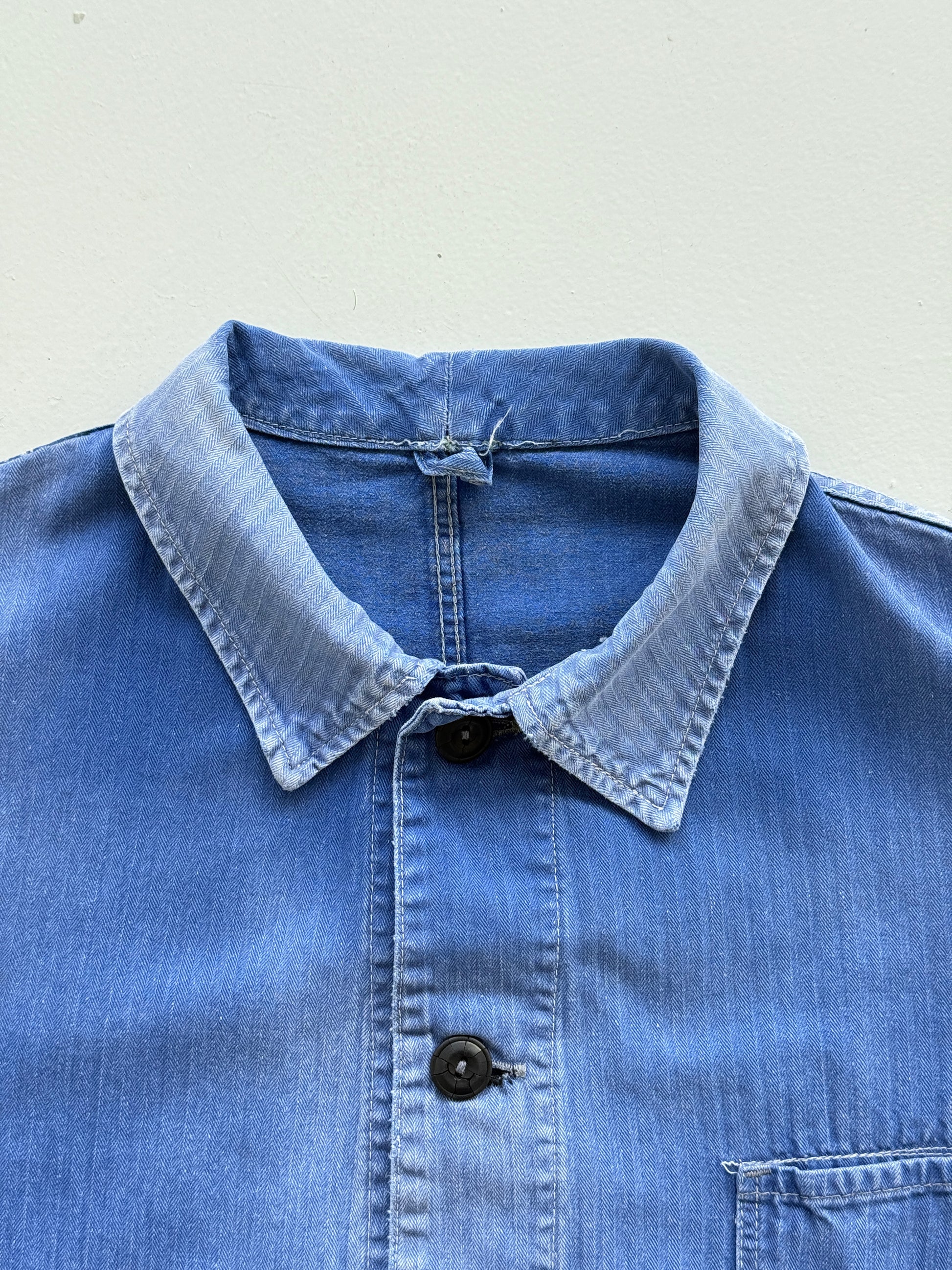 Faded Blue Herringbone French Vintage Workwear Chore Jacket CH385 - Medium