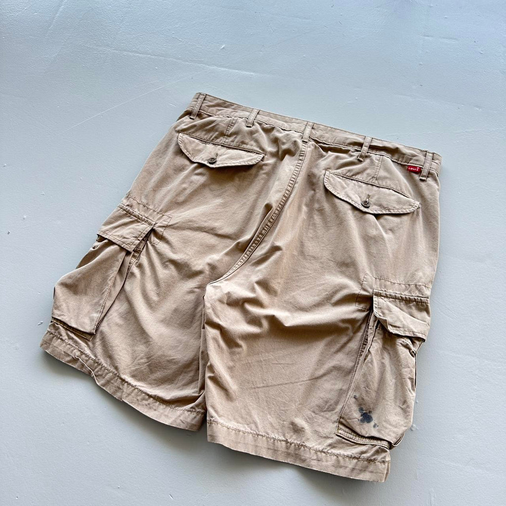 Tan Levi’s Cotton 00’s Cargo Shorts - 36"