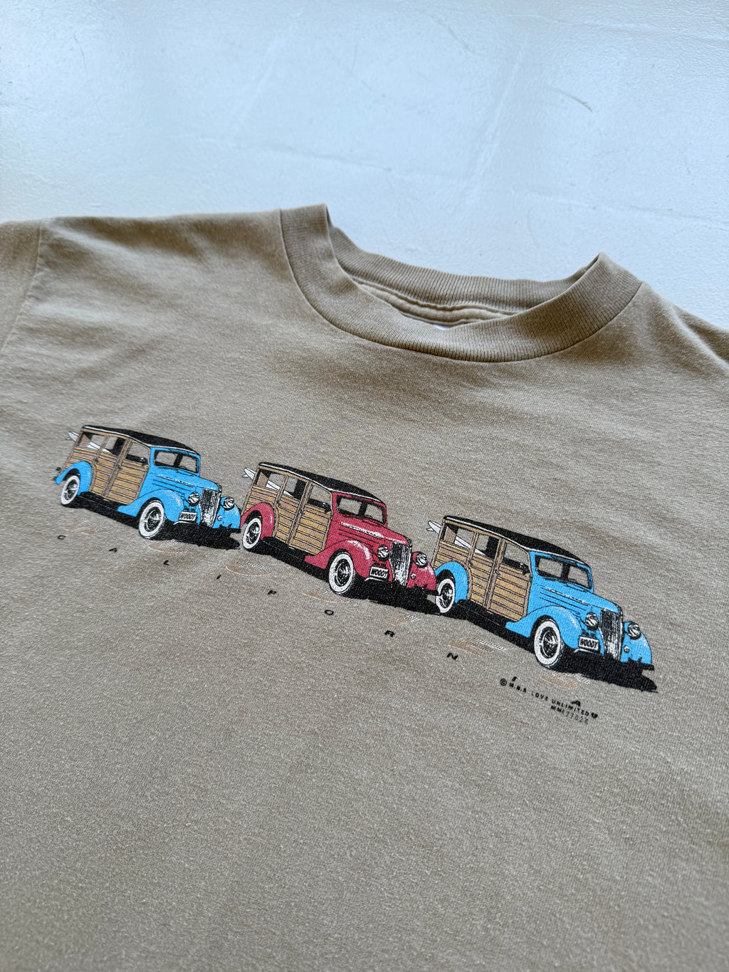 Beige California 00's Vintage Graphic Cars T-Shirt - Medium