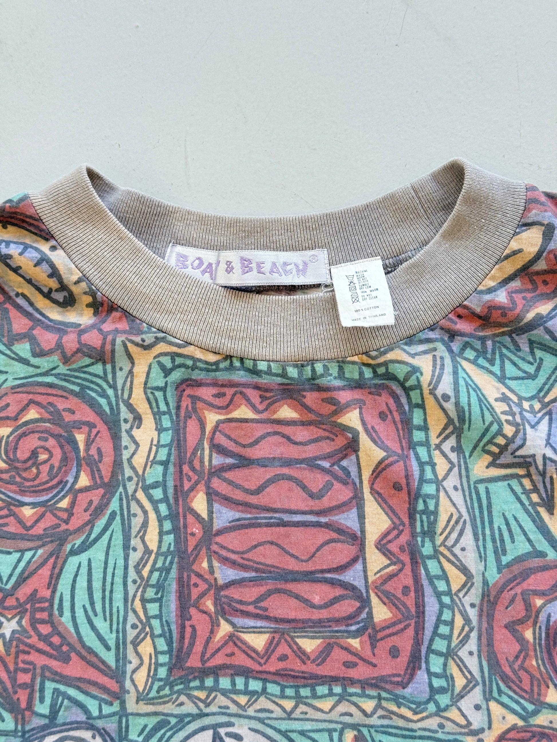 Boat & Beach 90's Vintage All Over Print Graphic T-Shirt - Large
