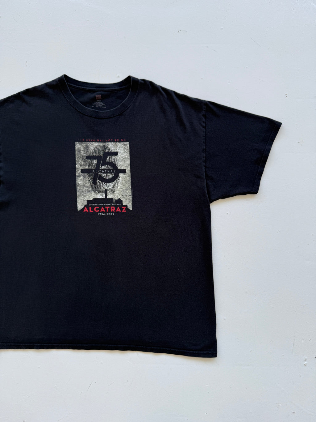 Black Alcatraz 00's Vintage Tourist Graphic T-Shirt - XL
