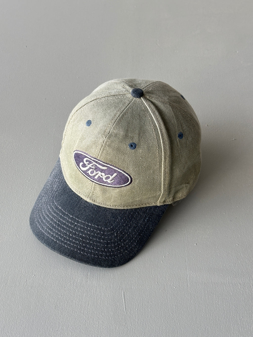 Stone / Navy Ford 90's Vintage SnapBack Trucker Cap