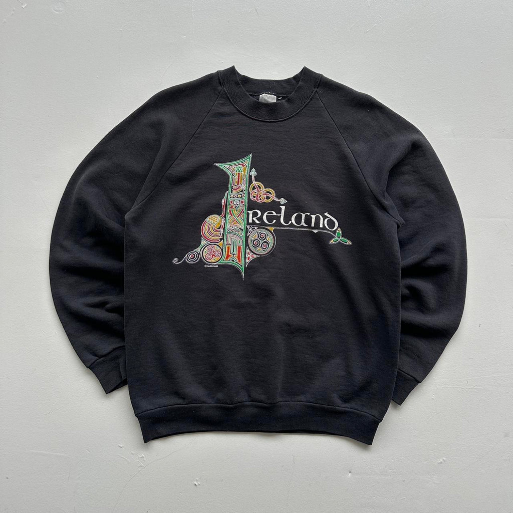 Black Ireland Raglan 80s Vintage Graphic Sweatshirt - Medium
