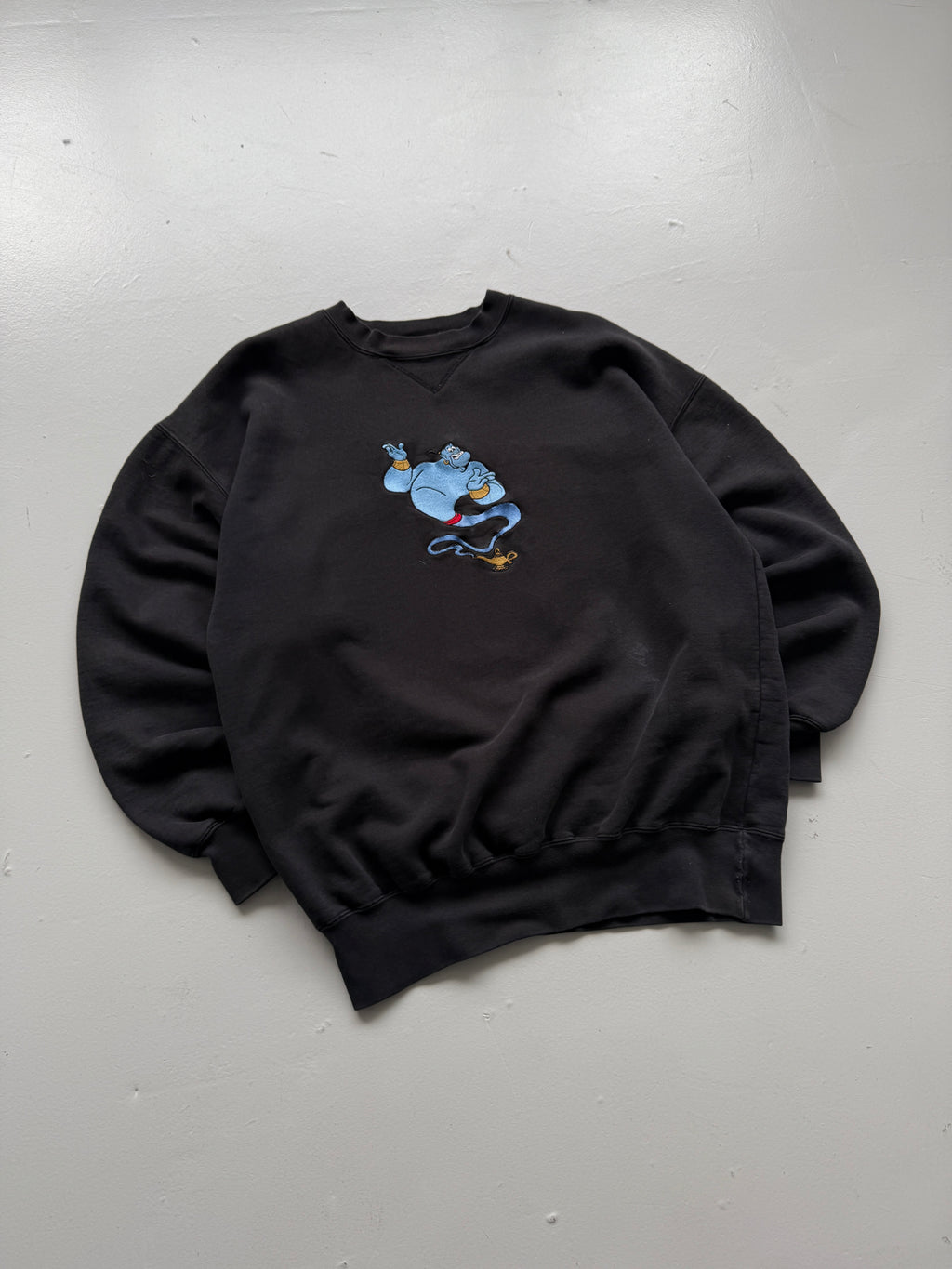 Disney Aladdin Genie 90's Vintage Embroidered Sweatshirt - Large
