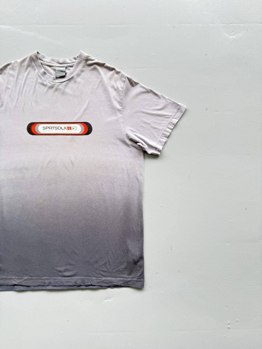 Nike SPRTSDLX Sports Deluxe Series Vintage Graphic T-Shirt - Large