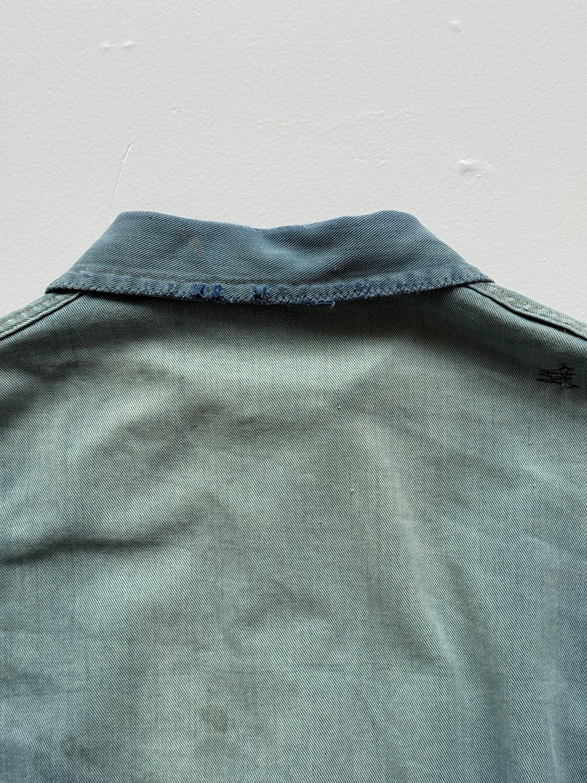Thrashed Faded Blue Chore Jacket 70's Vintage French Workwear CH156 - Medium
