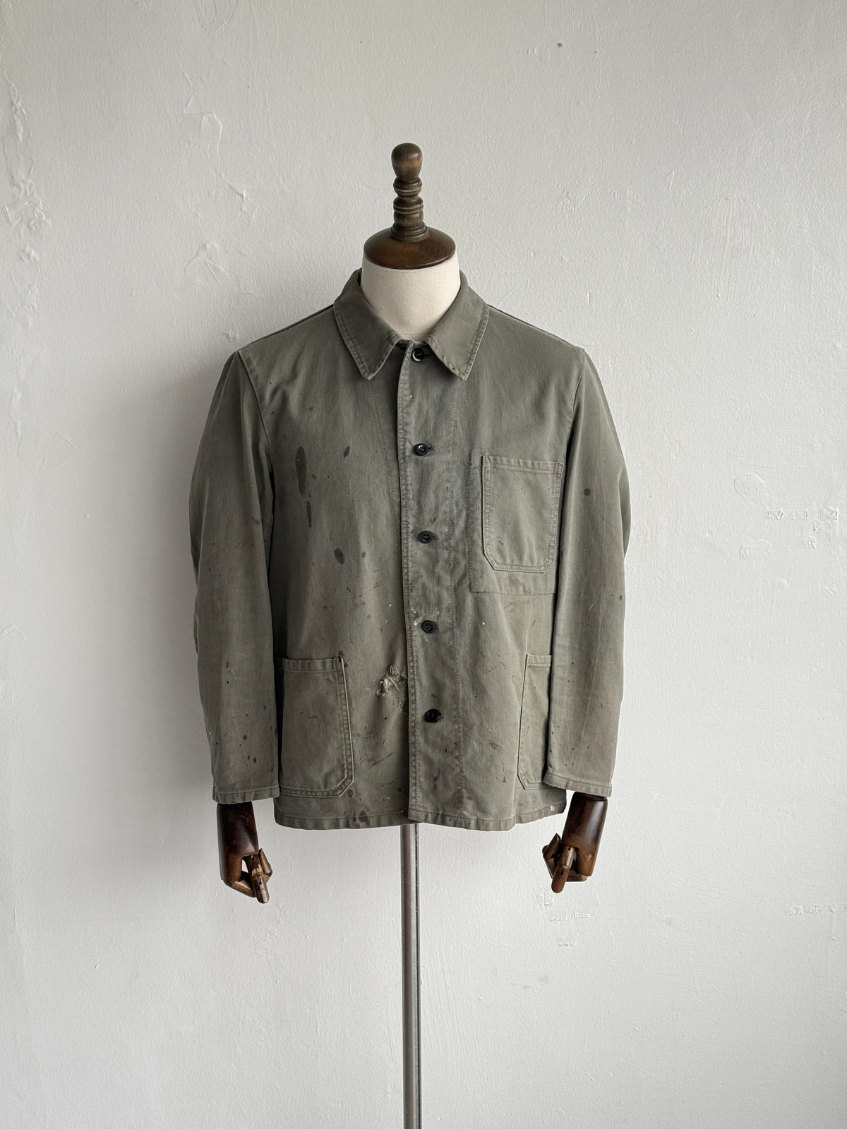 Thrashed Olive Green French 1950s/60s Vintage Chore Jacket CH560 - Small