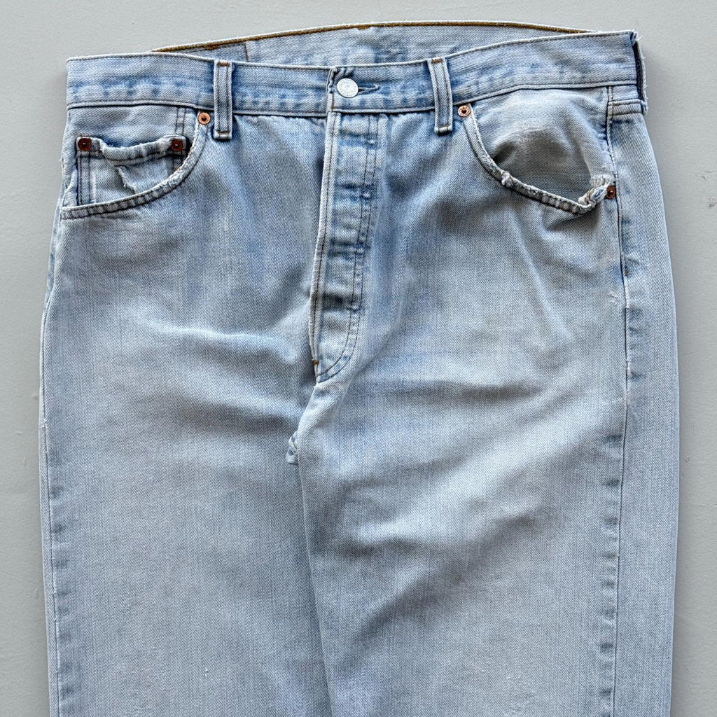 Light Blue Levi's 501 Denim Straight Leg 90's Vintage Jeans - 33” x 30”