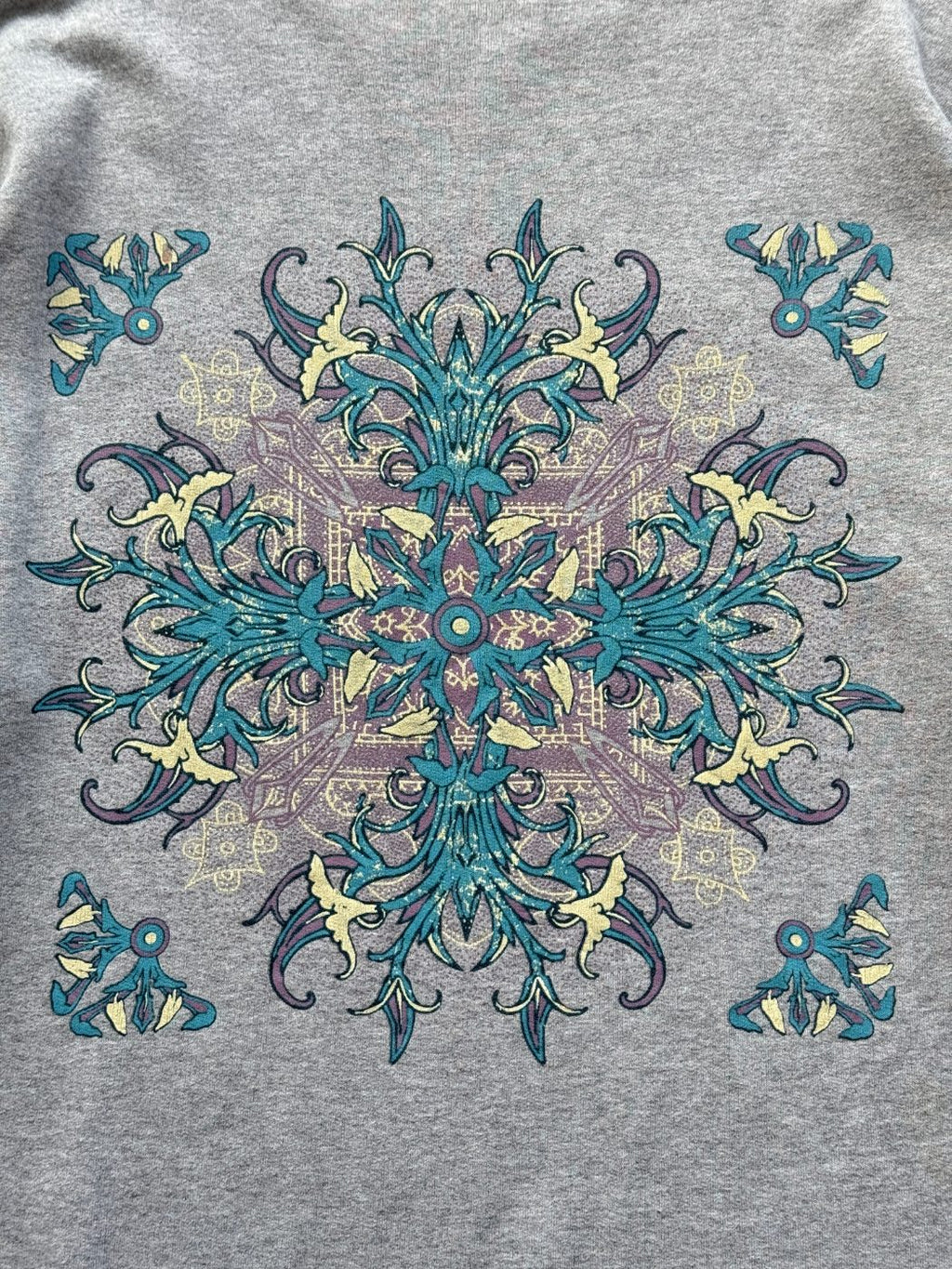 Wild Nations Surfer Graphic 90's Vintage Sweatshirt - Large