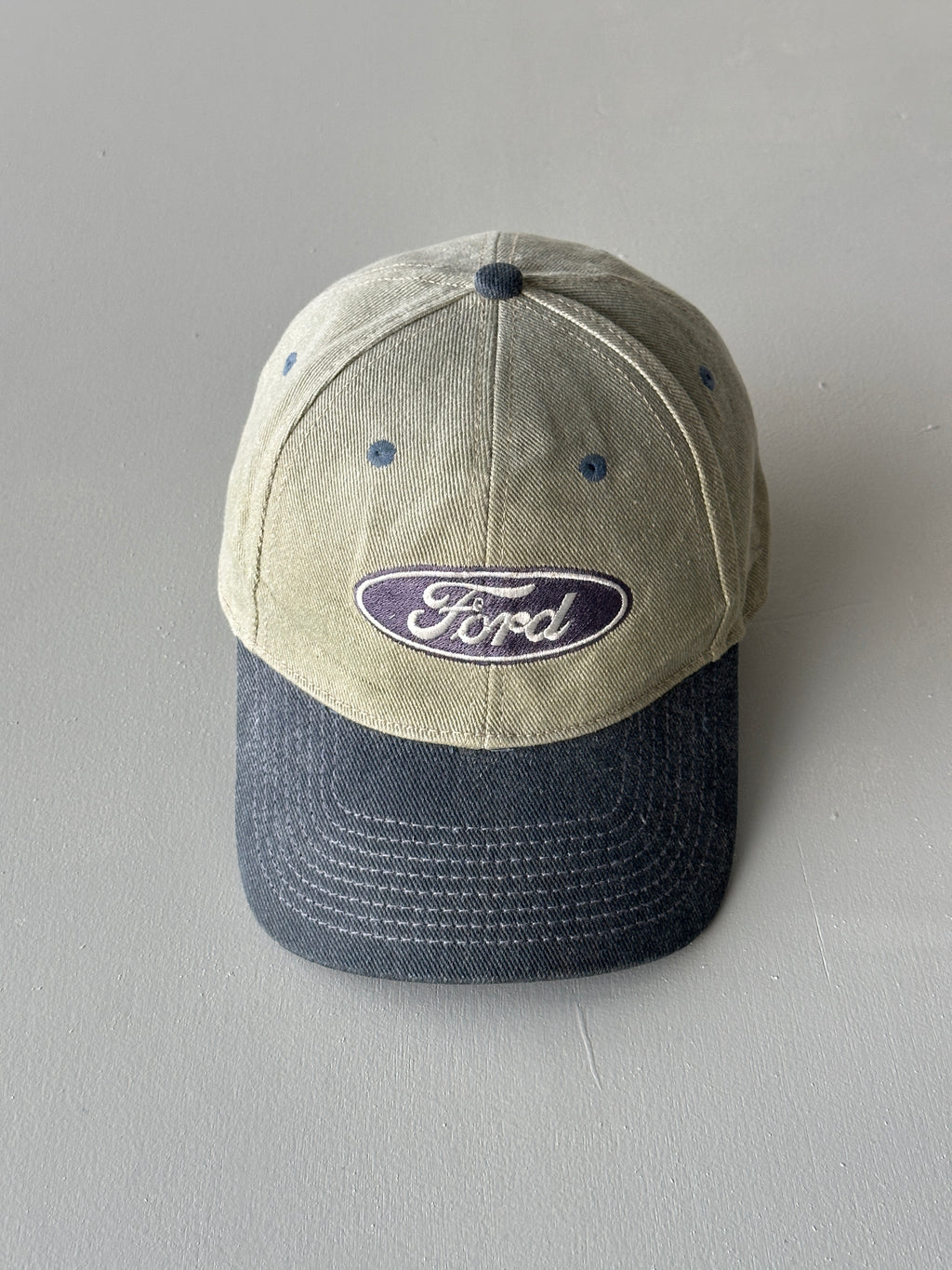 Stone / Navy Ford 90's Vintage SnapBack Trucker Cap