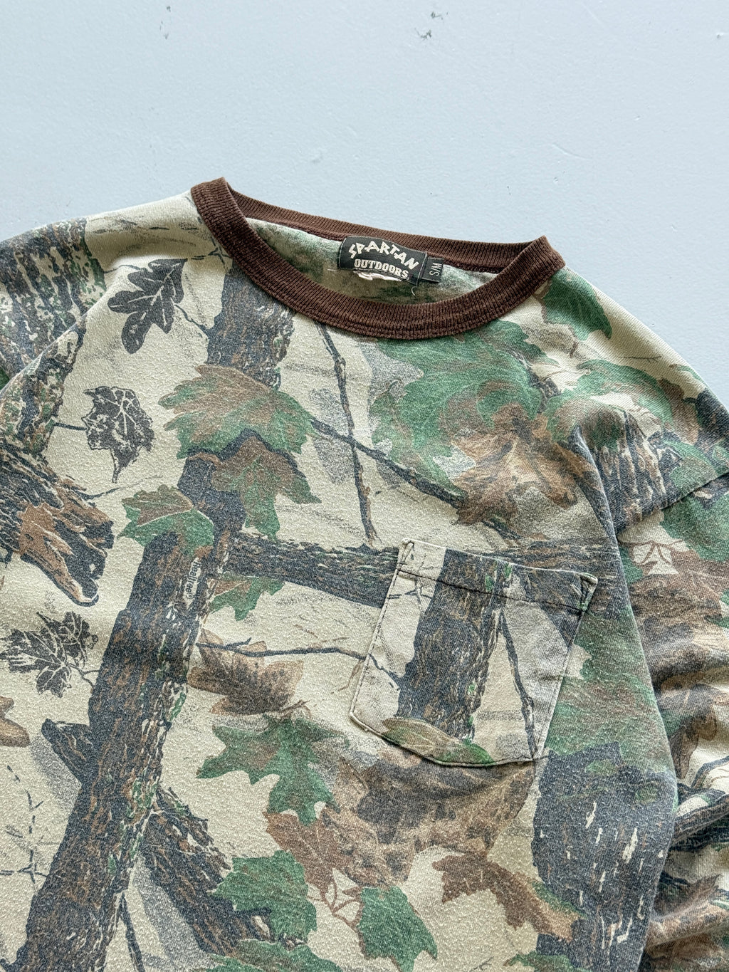 Camo Spartan Outdoors 90's Vintage Long Sleeve Pocket T-Shirt - Small