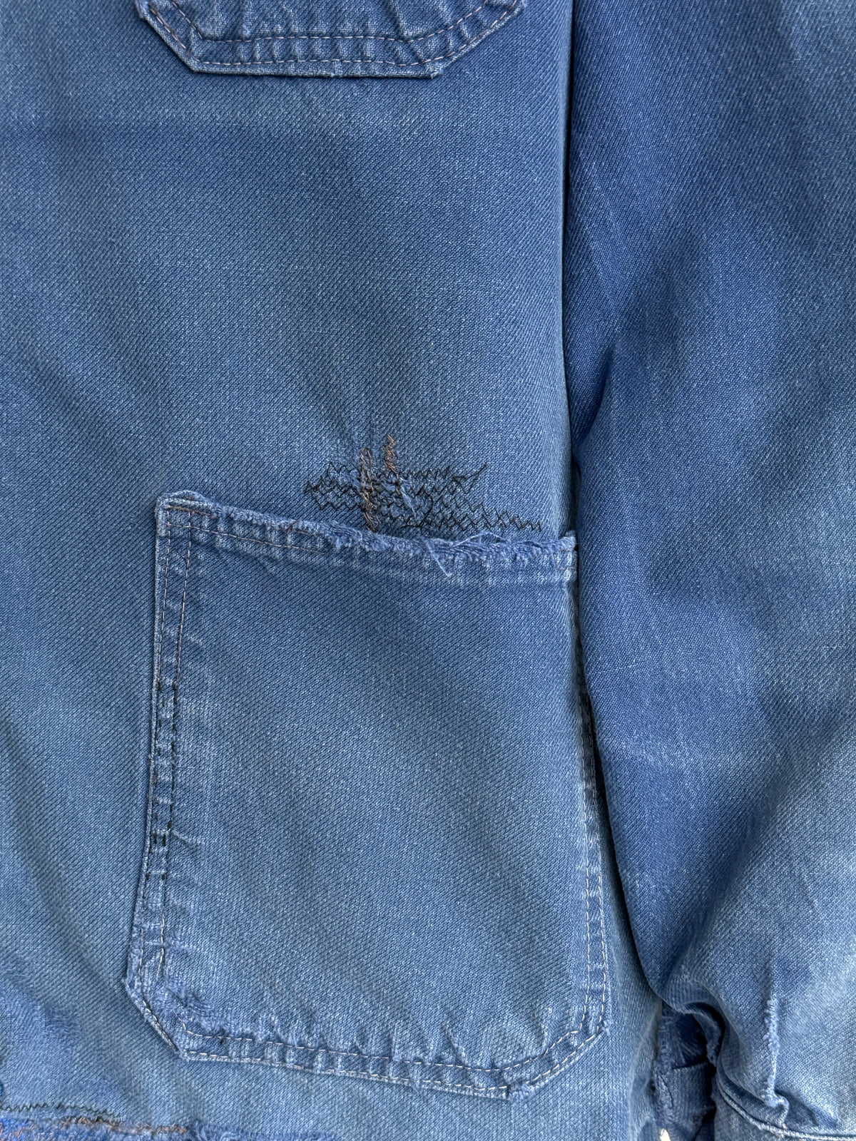 Thrashed Blue French 1960s Vintage Workwear Chore Jacket CH446 - Small