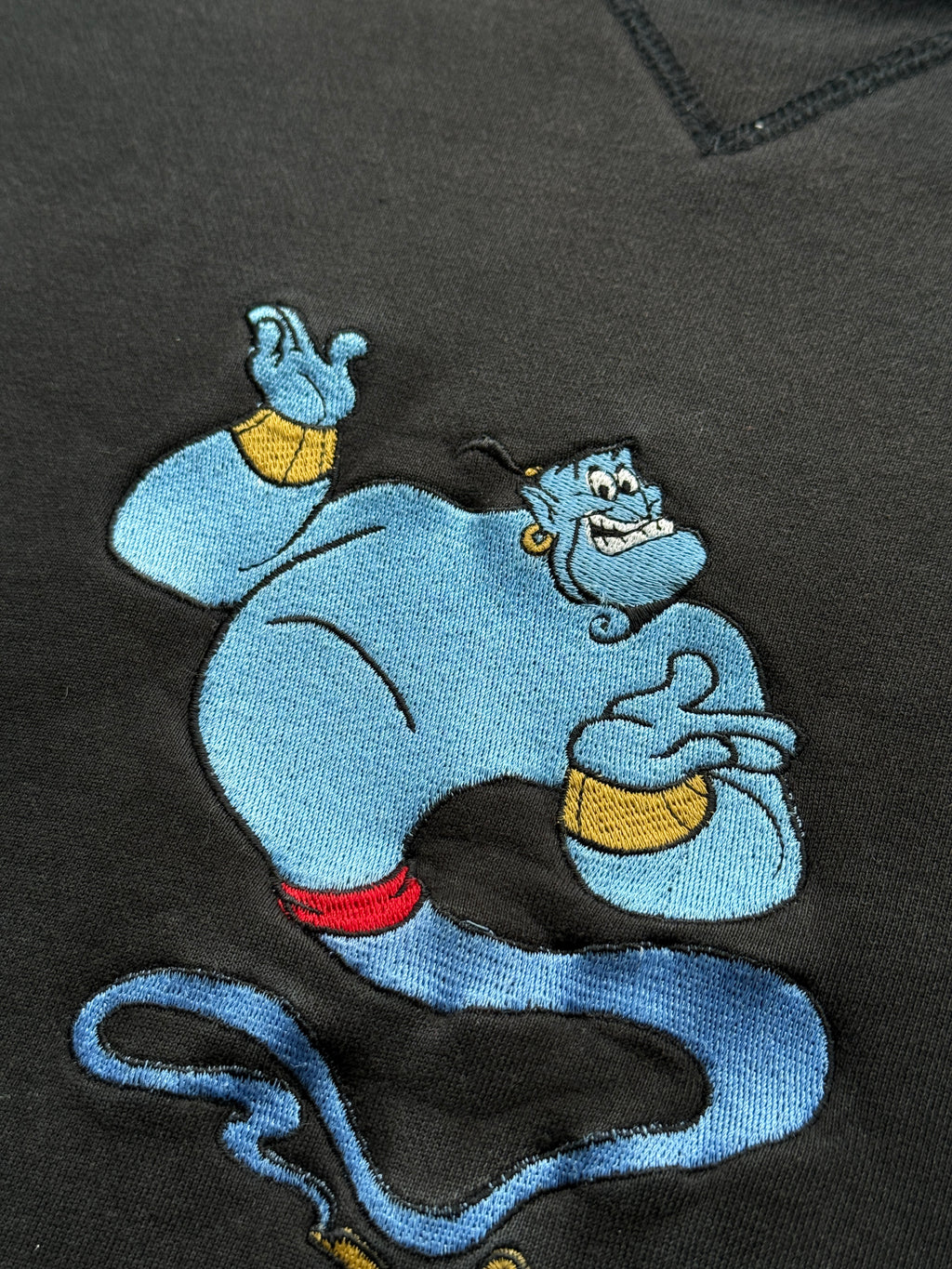 Disney Aladdin Genie 90's Vintage Embroidered Sweatshirt - Large