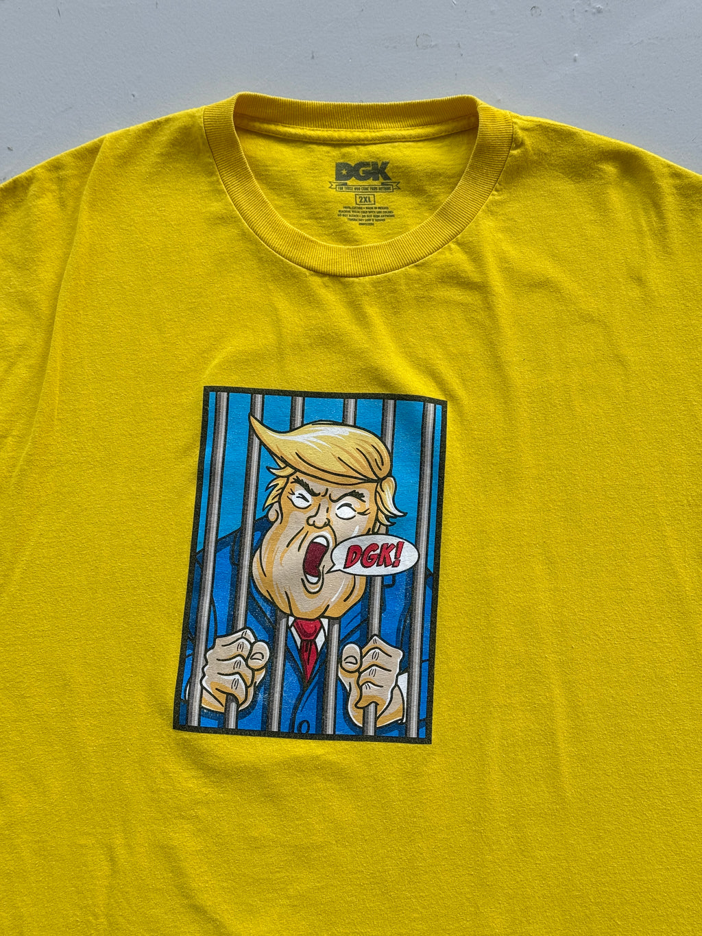 Yellow DGK Skateboards 00's Vintage Donald Trump Cartoon Graphic T-Shirt - XL