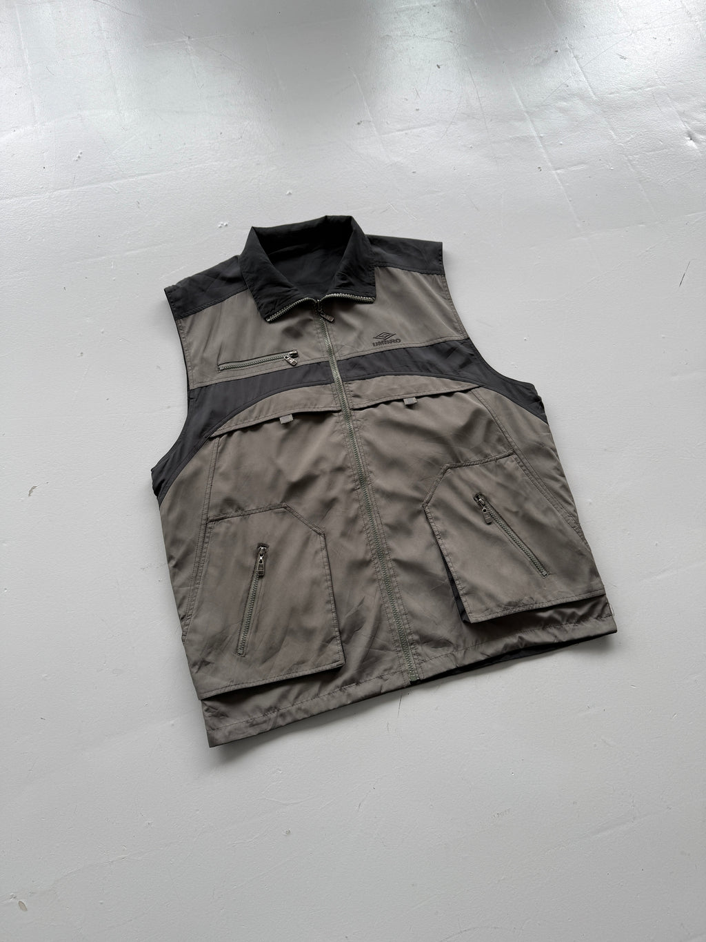 Grey Reversible Umbro 00's Vintage Y2K Utility Vest - XL