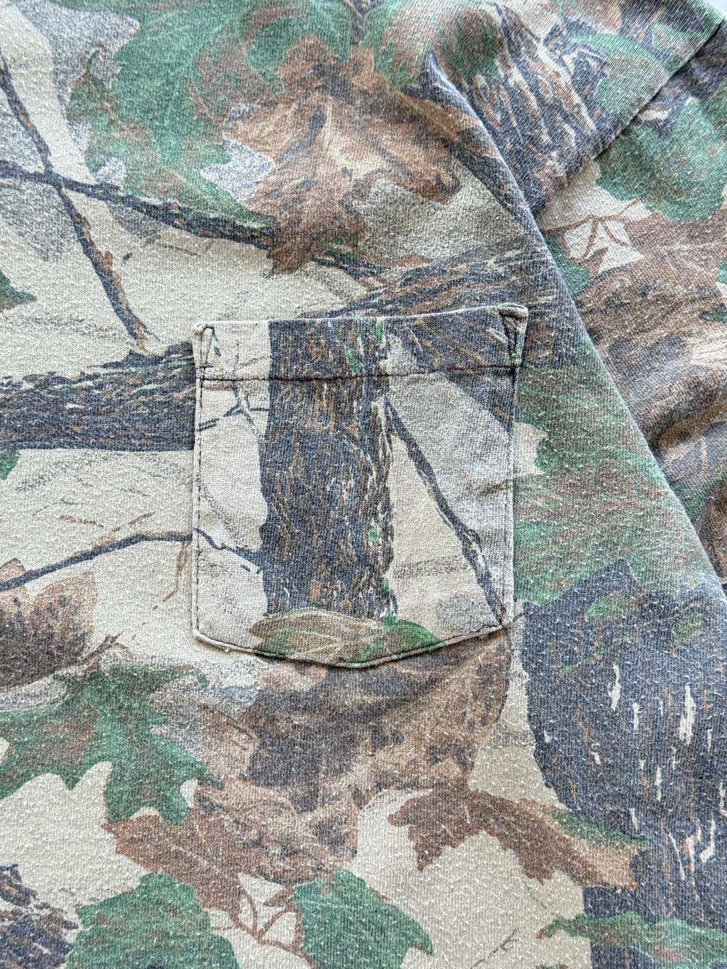 Camo Spartan Outdoors 90's Vintage Long Sleeve Pocket T-Shirt - Small