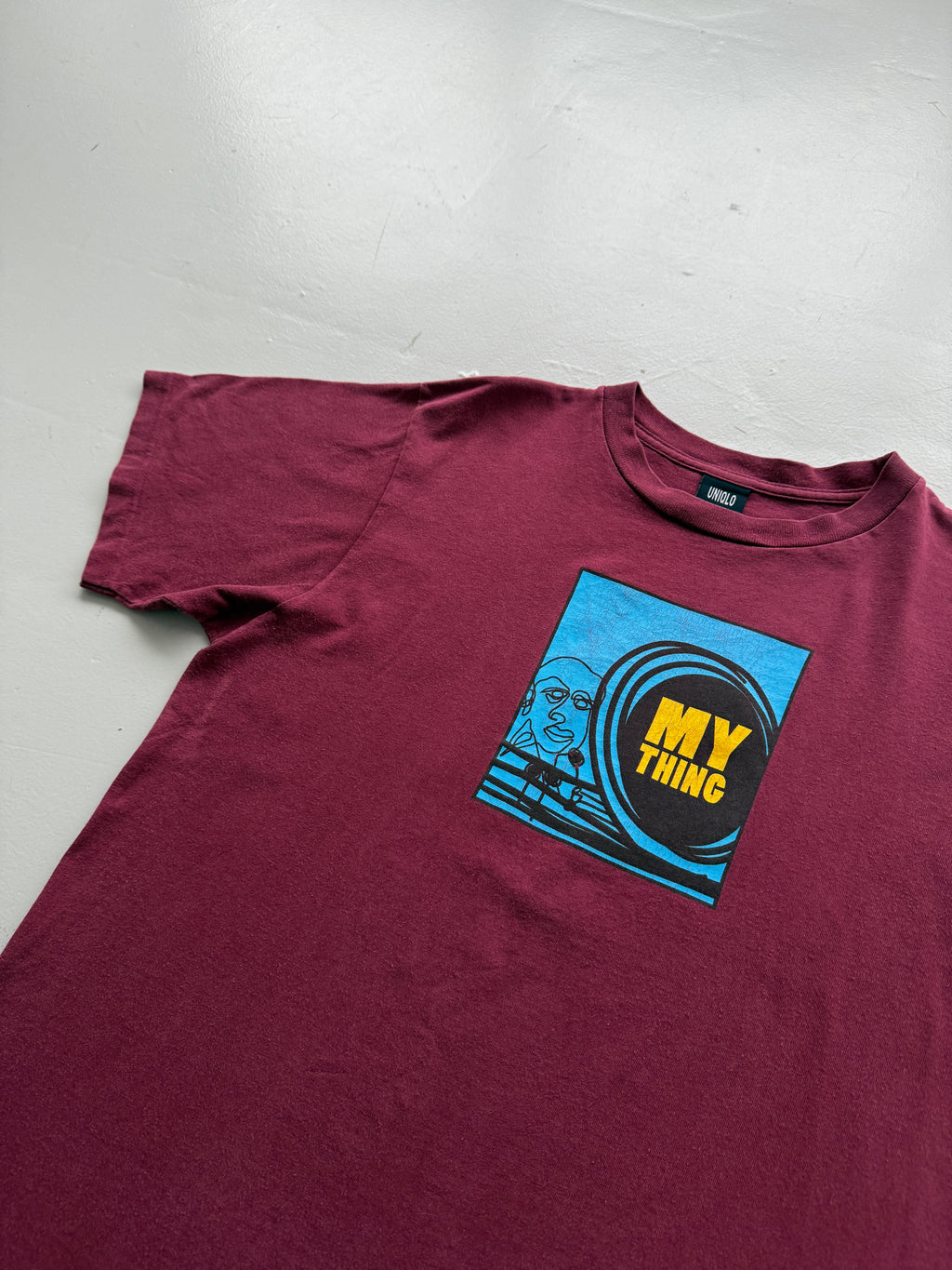 Maroon Early Uniqlo 00's Vintage Graphic Made in USA T-Shirt - Medium