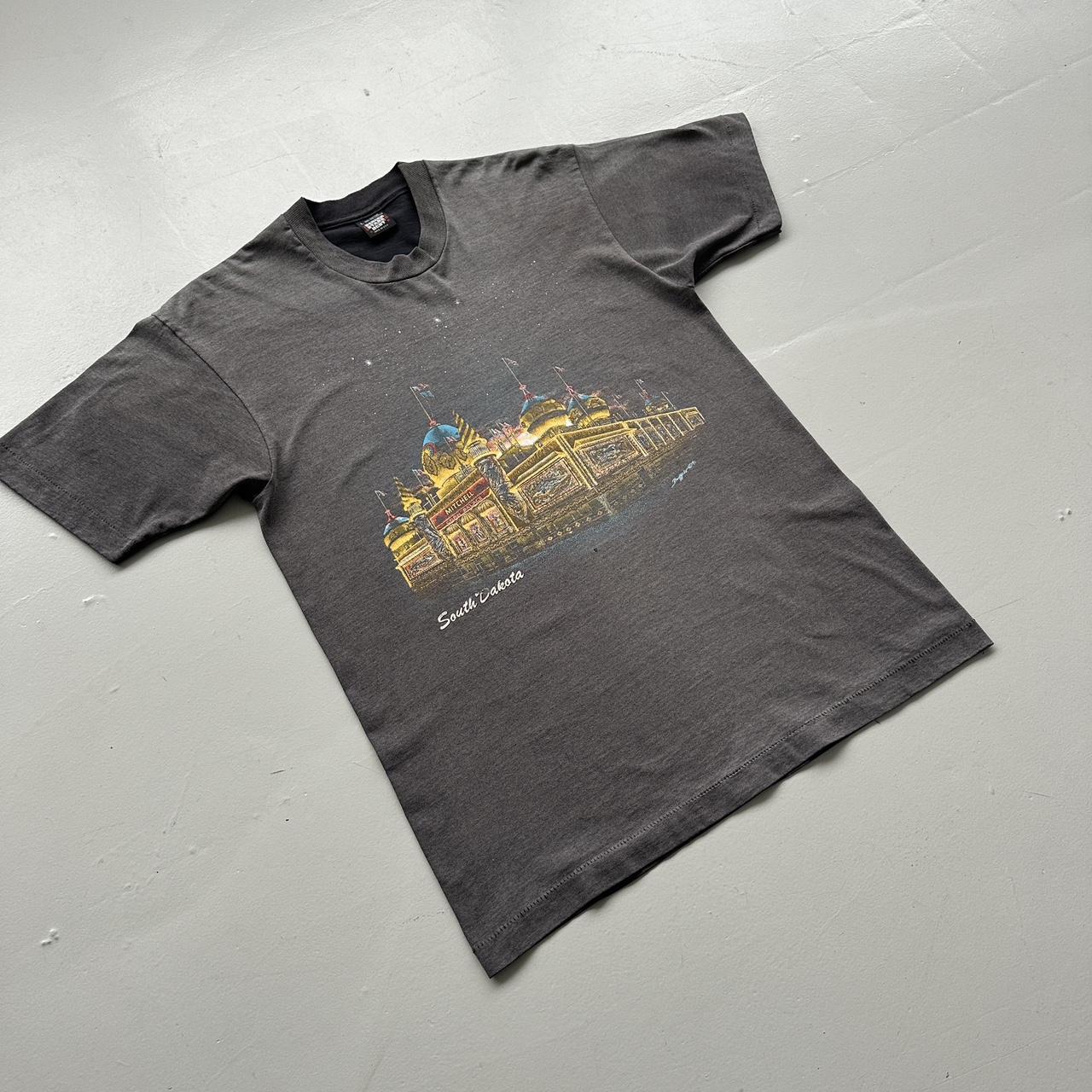 Black South Dakota Vintage 90's Graphic T-shirt - Medium