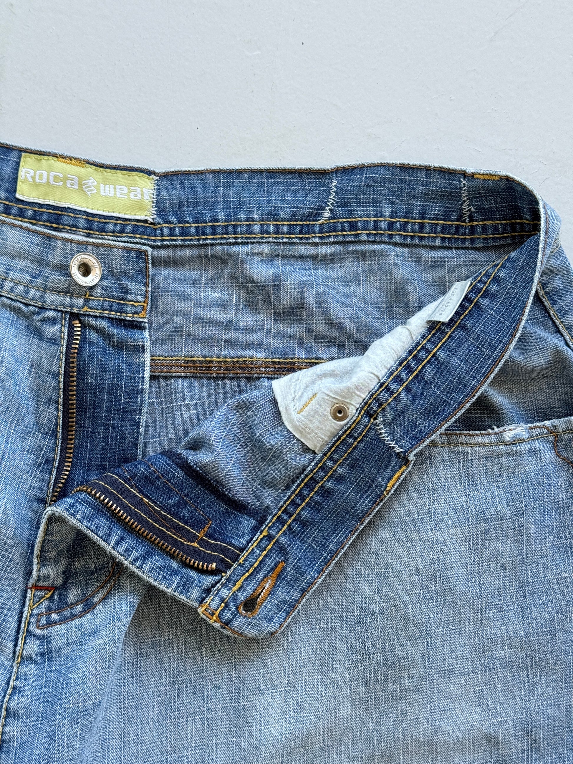 Light Blue Rocawear 00's Vintage Y2K Baggy Hip Hop Denim Shorts - W38 x L14