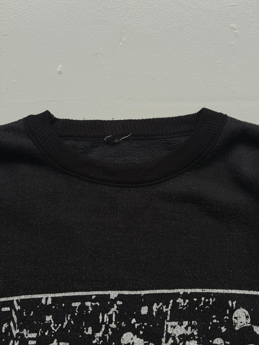 Black American Football 80's Vintage Graphic Sweatshirt Jumper - Large