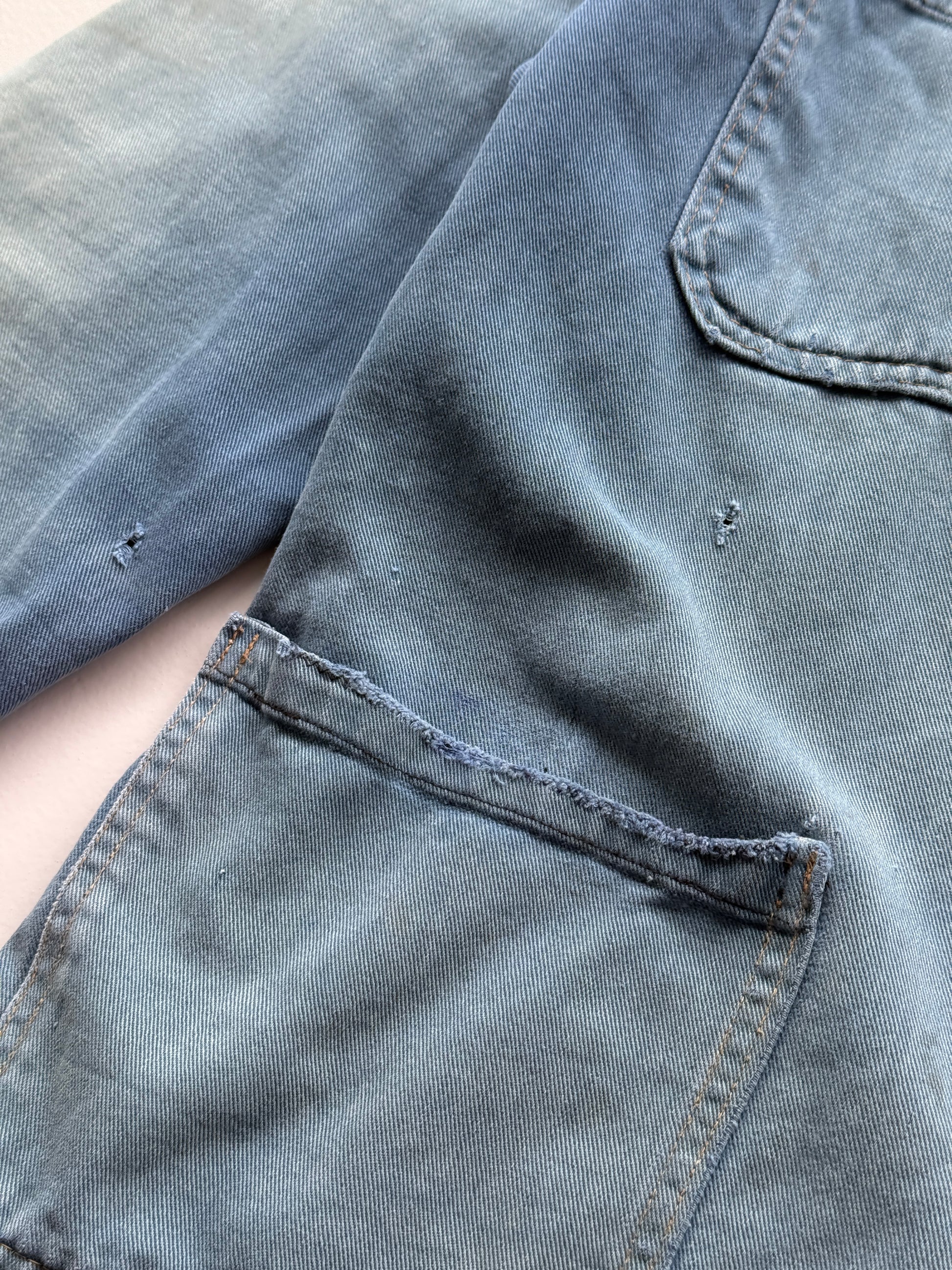 Thrashed Faded Blue Chore Jacket 70's Vintage French Workwear CH156 - Medium