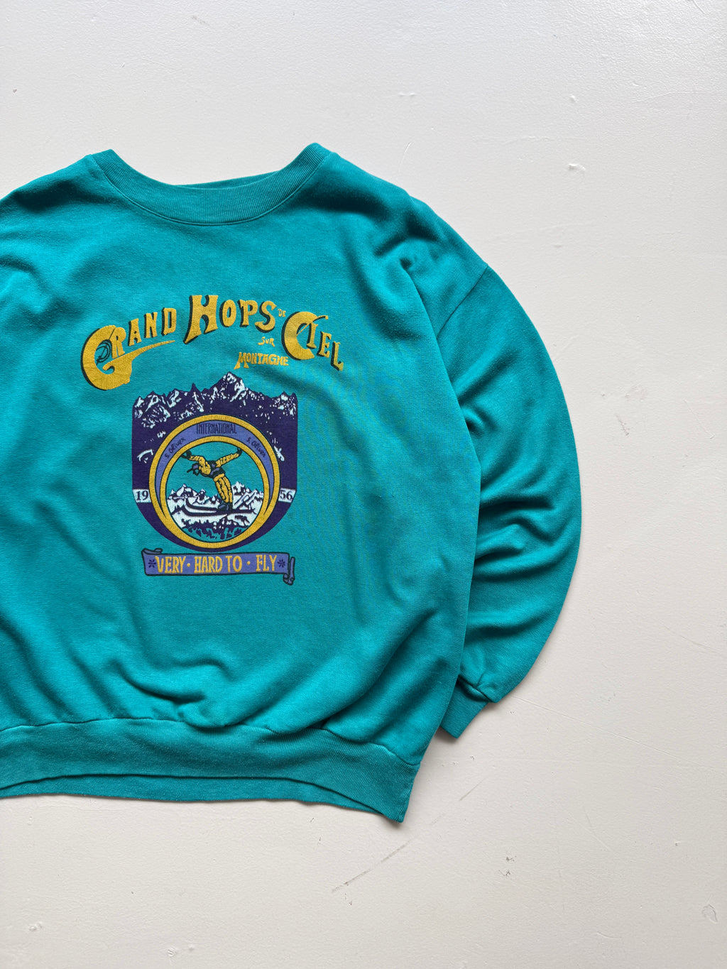 Grand Hops de Ciel Saint Olsen 80's Vintage Graphic Sweatshirt - Medium/Large