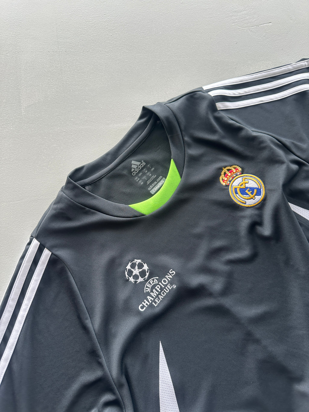 Adidas Real Madrid UCL Training 00's Vintage Football Shirt - Large