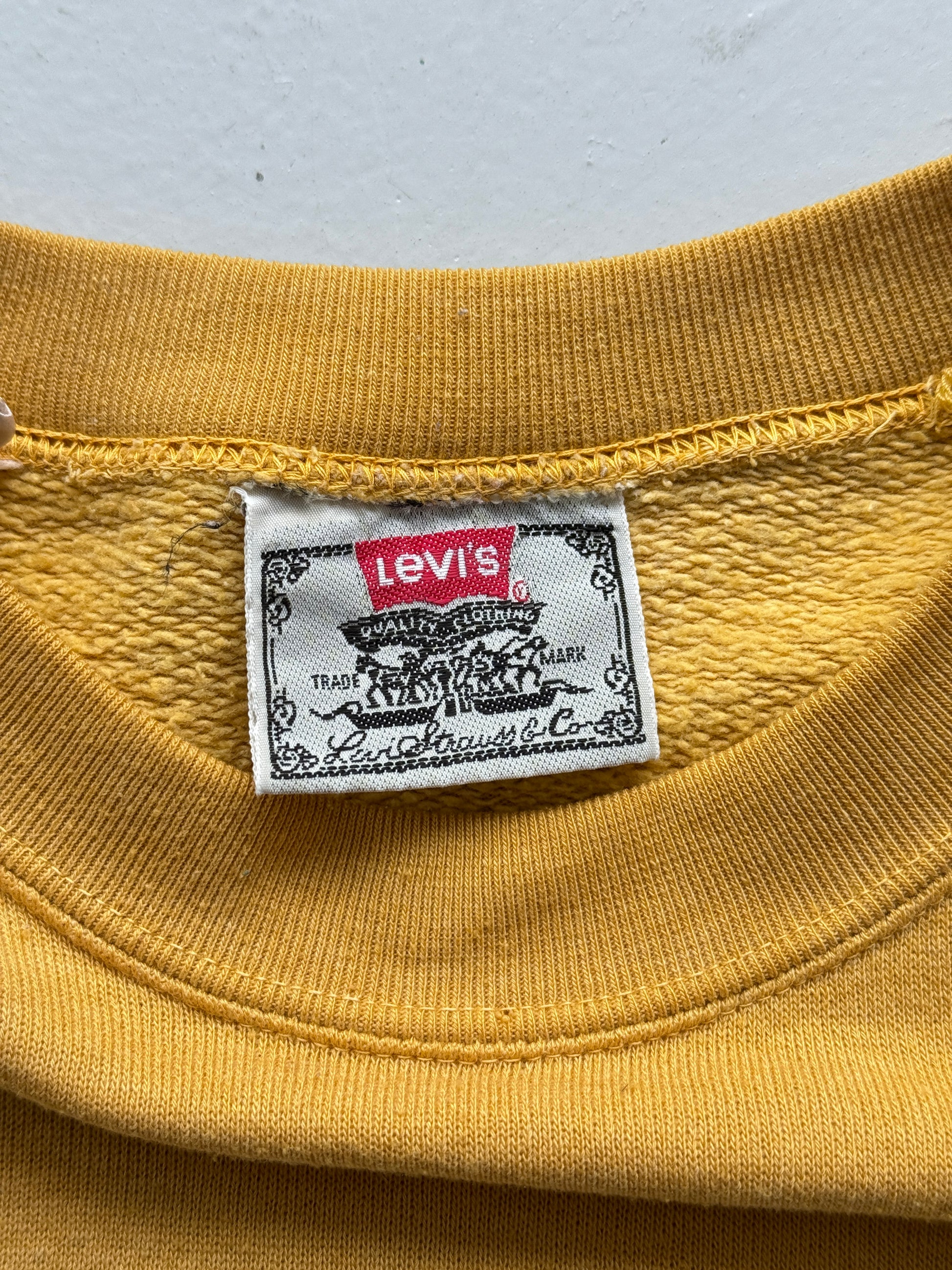 Yellow Levi's 90's Vintage Graphic Sweatshirt Jumper - Medium