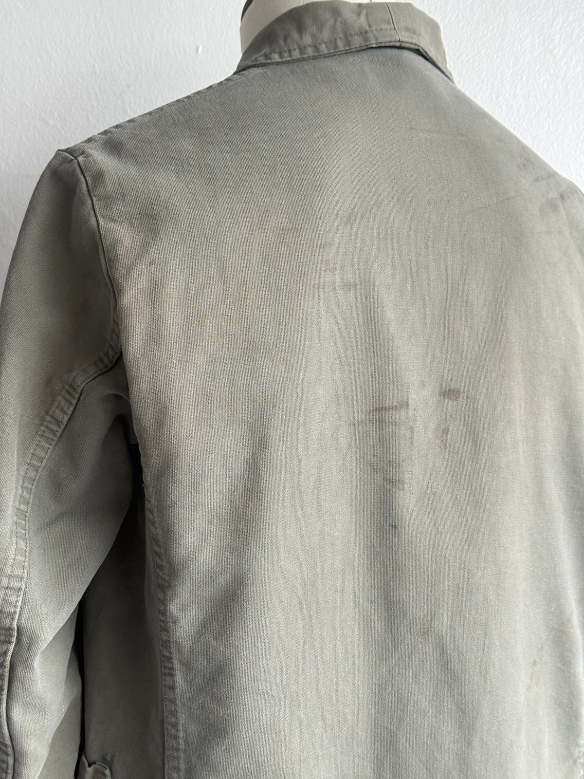 Thrashed Olive Green French 1950s/60s Vintage Chore Jacket CH560 - Small