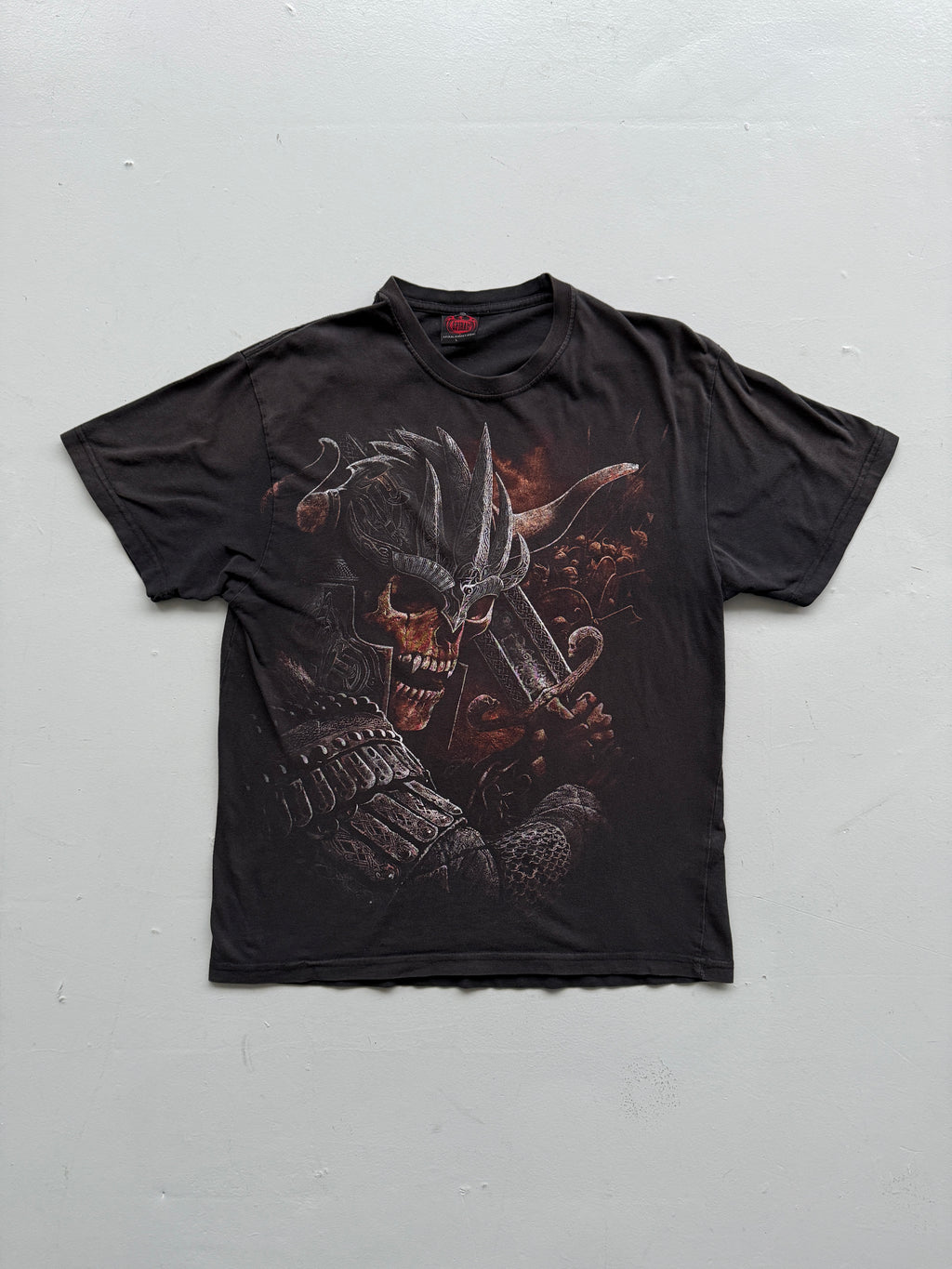 Faded Black Skull Knight 00's Vintage Metal Graphic T-Shirt - Medium