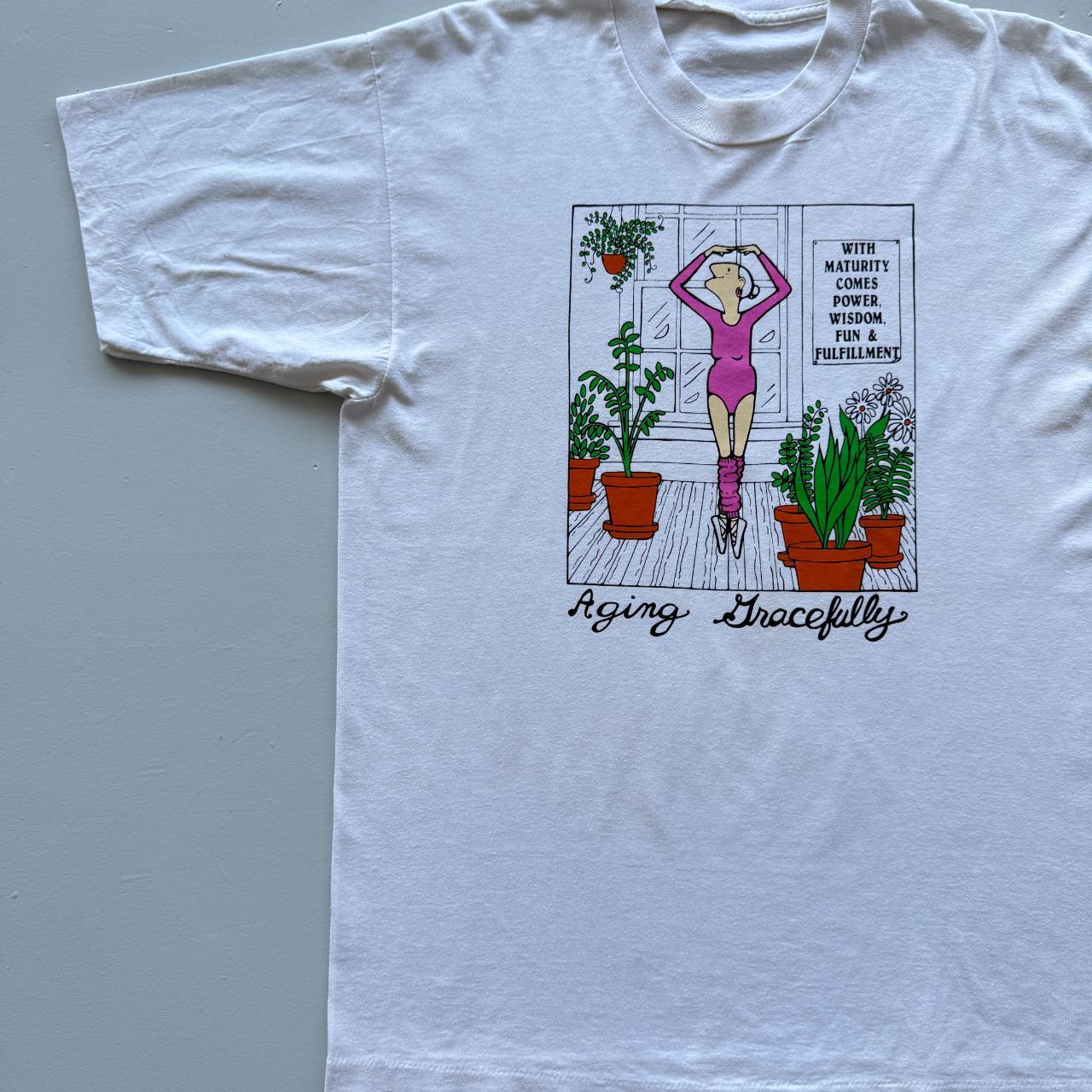 White Aging Gracefully Cartoon Vintage 90s T-shirt - Large