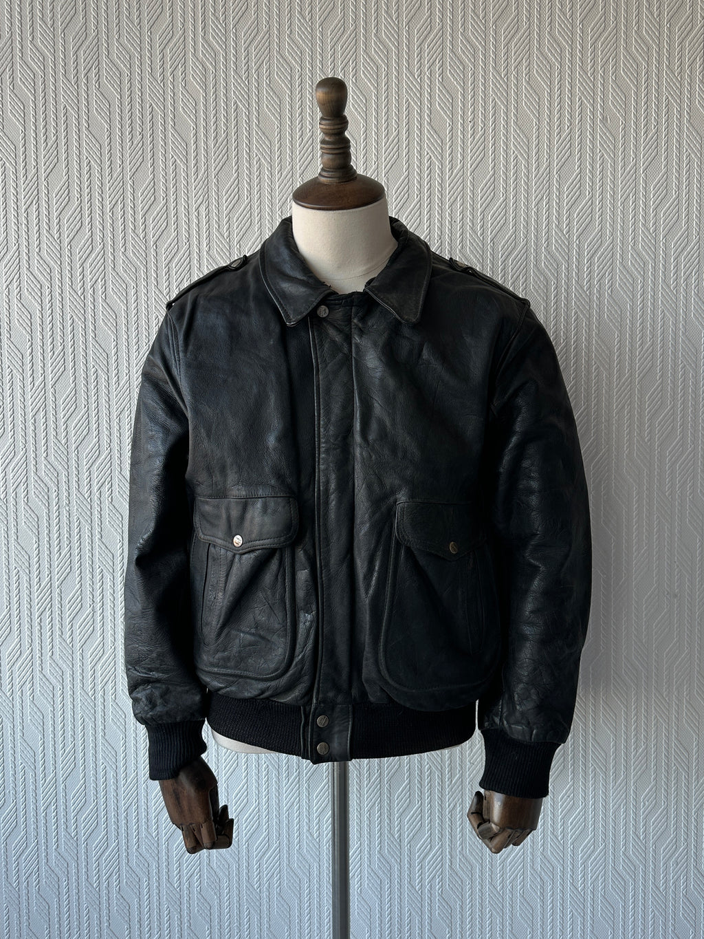 Black 90s Leather A2 Aviation Vintage Bomber Jacket - Large