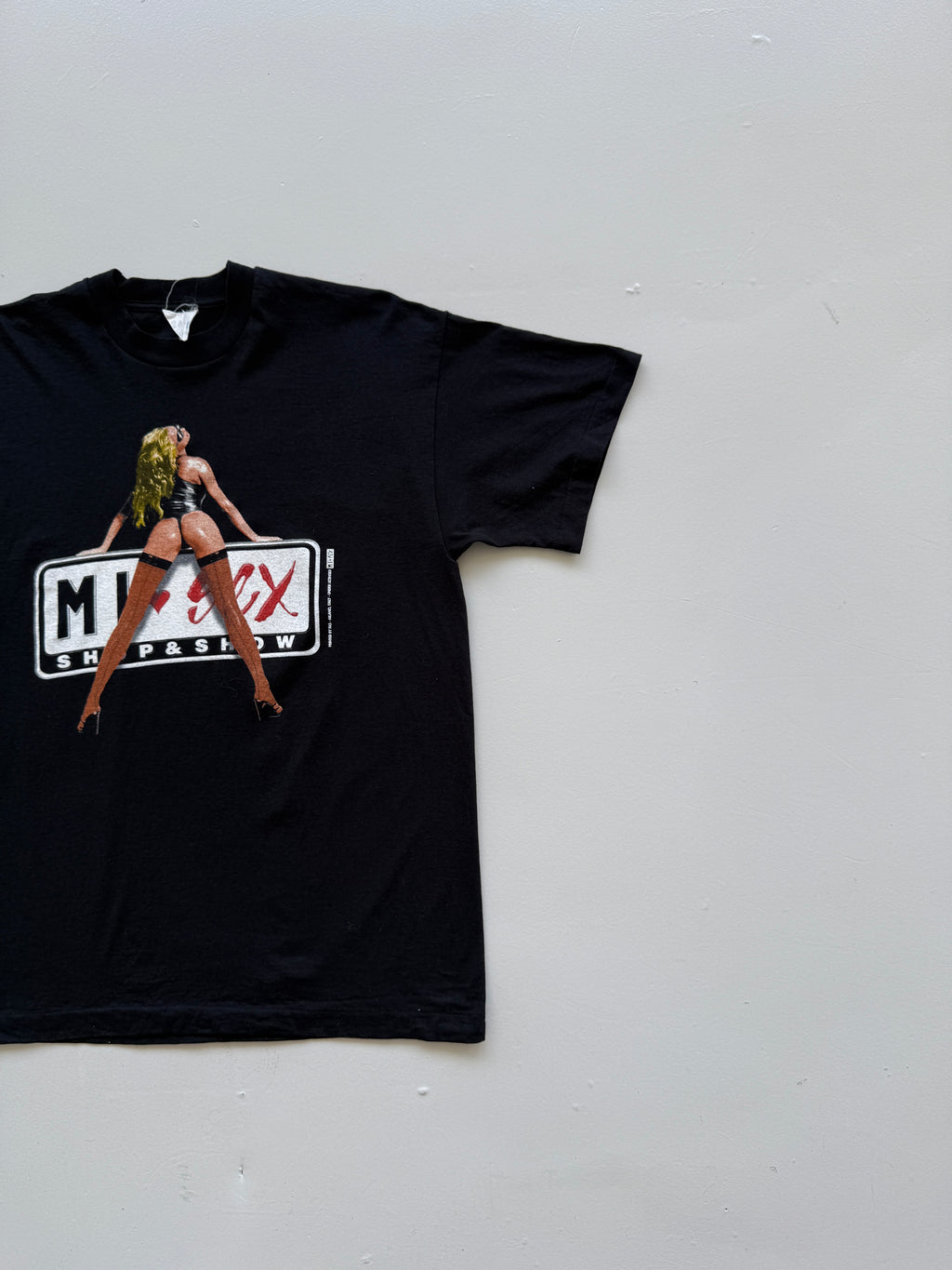 Black High Heal Women 90's Vintage Graphic Single Stitch T-Shirt - Large