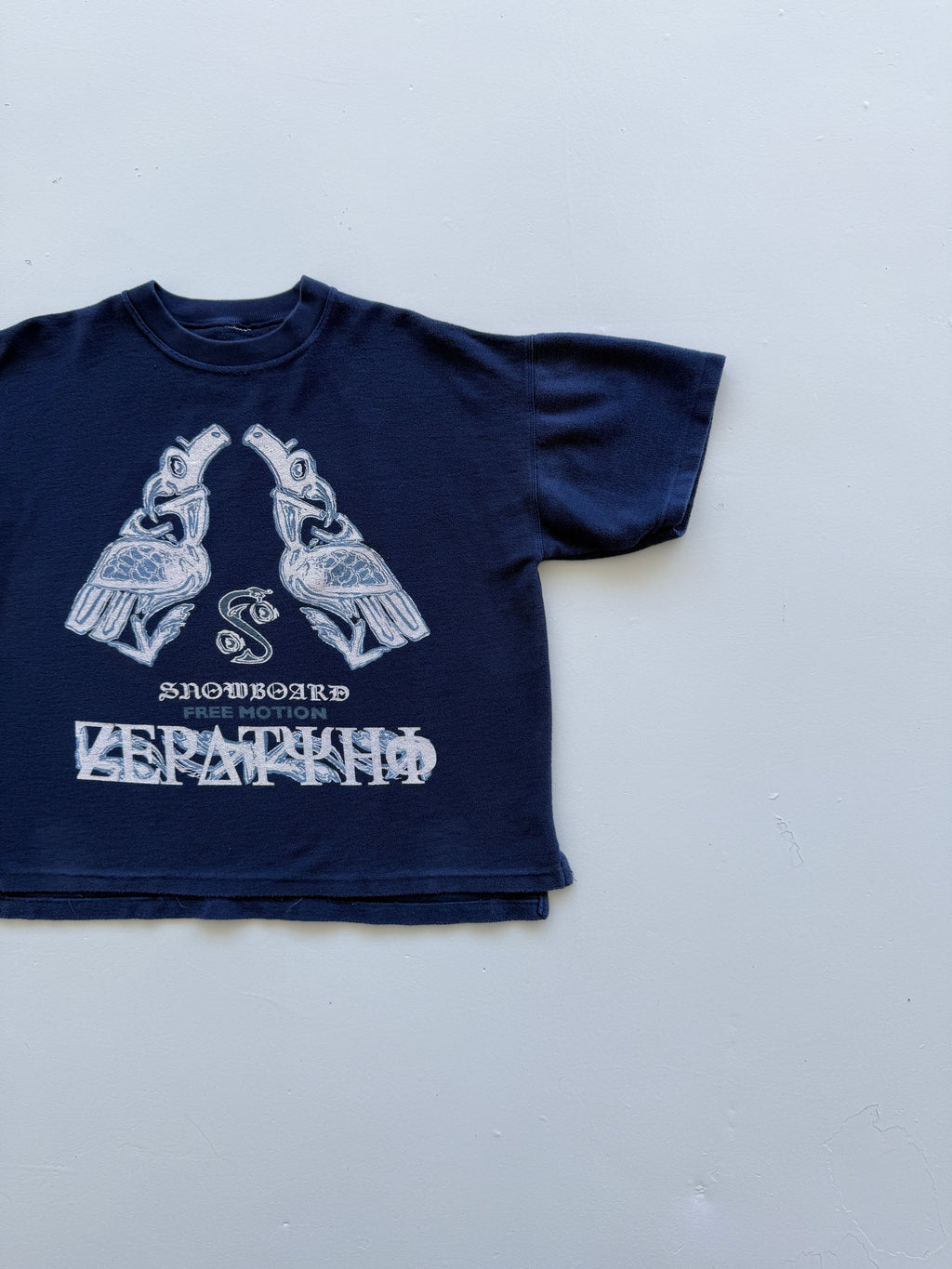 Navy Blue Free Motion 90's Vintage Snowboard Graphic Sweatshirt T-Shirt - Medium