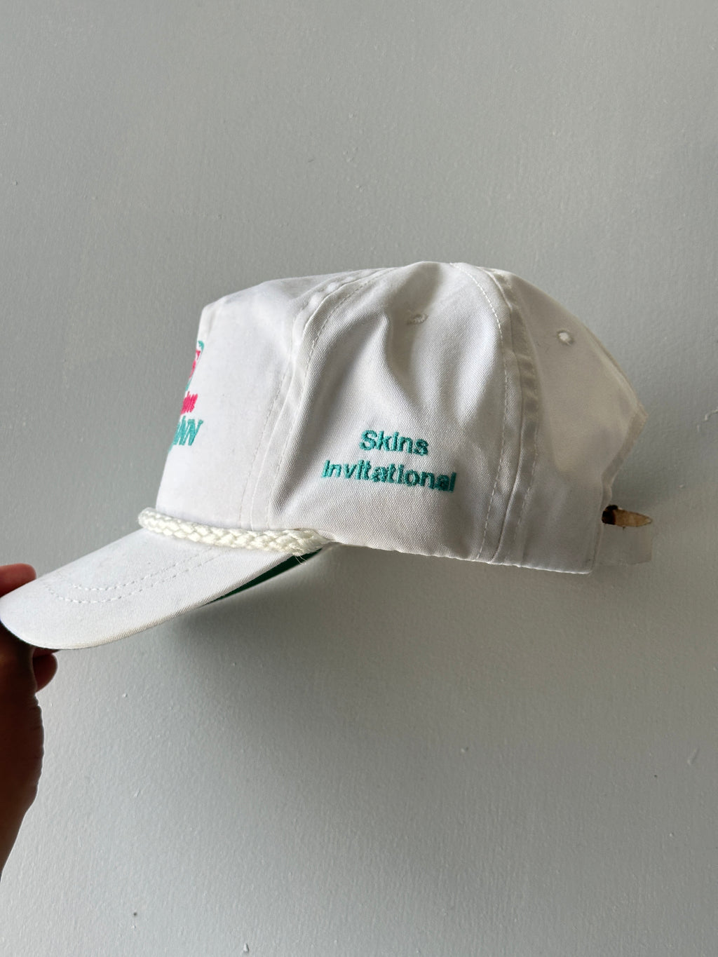 White Sheraton Desert Inn Skins Invitational 90's Vintage SnapBack Trucker Cap