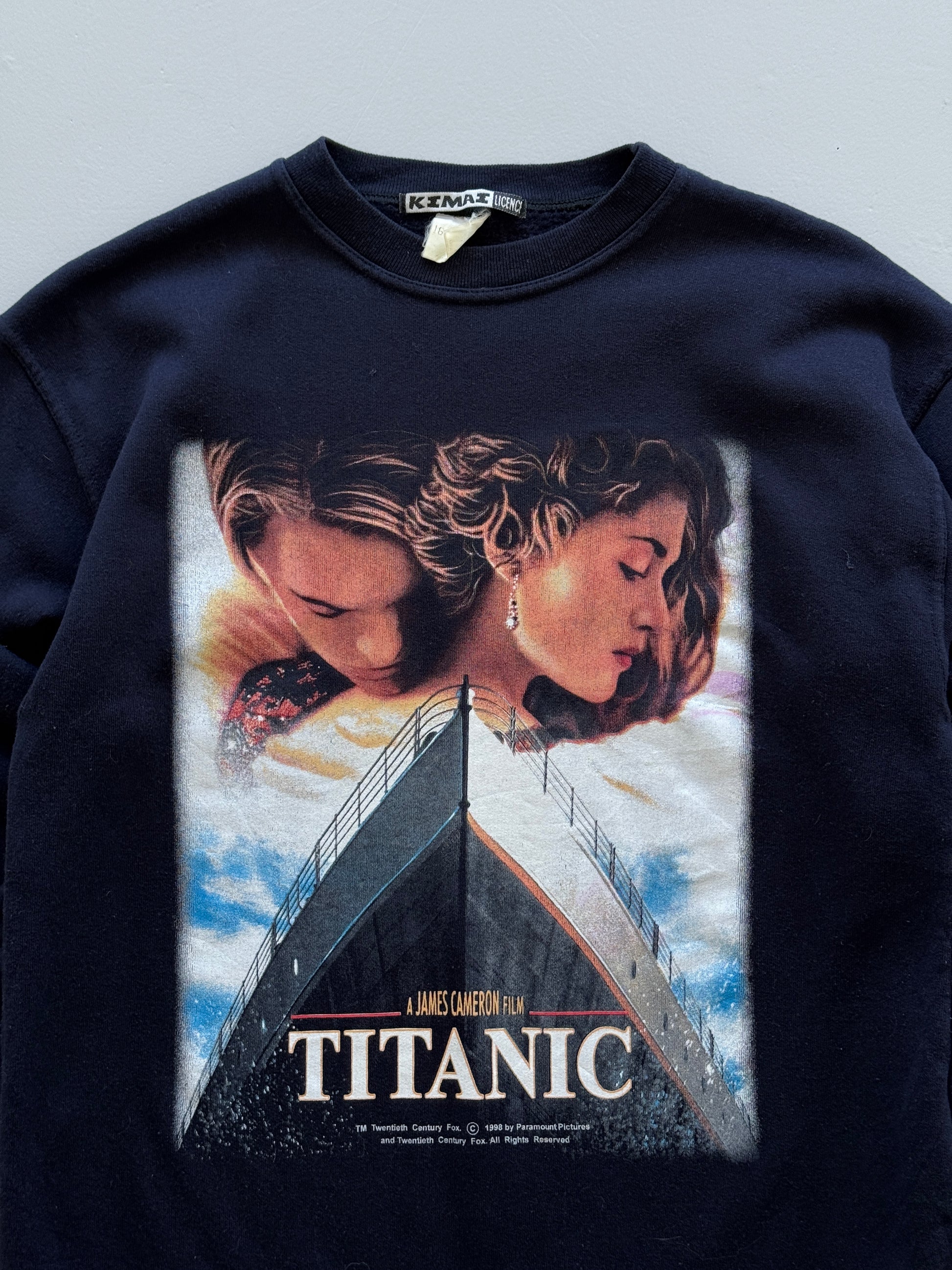 Black Titanic 90's Vintage Graphic Movie Poster Sweatshirt Jumper - Small