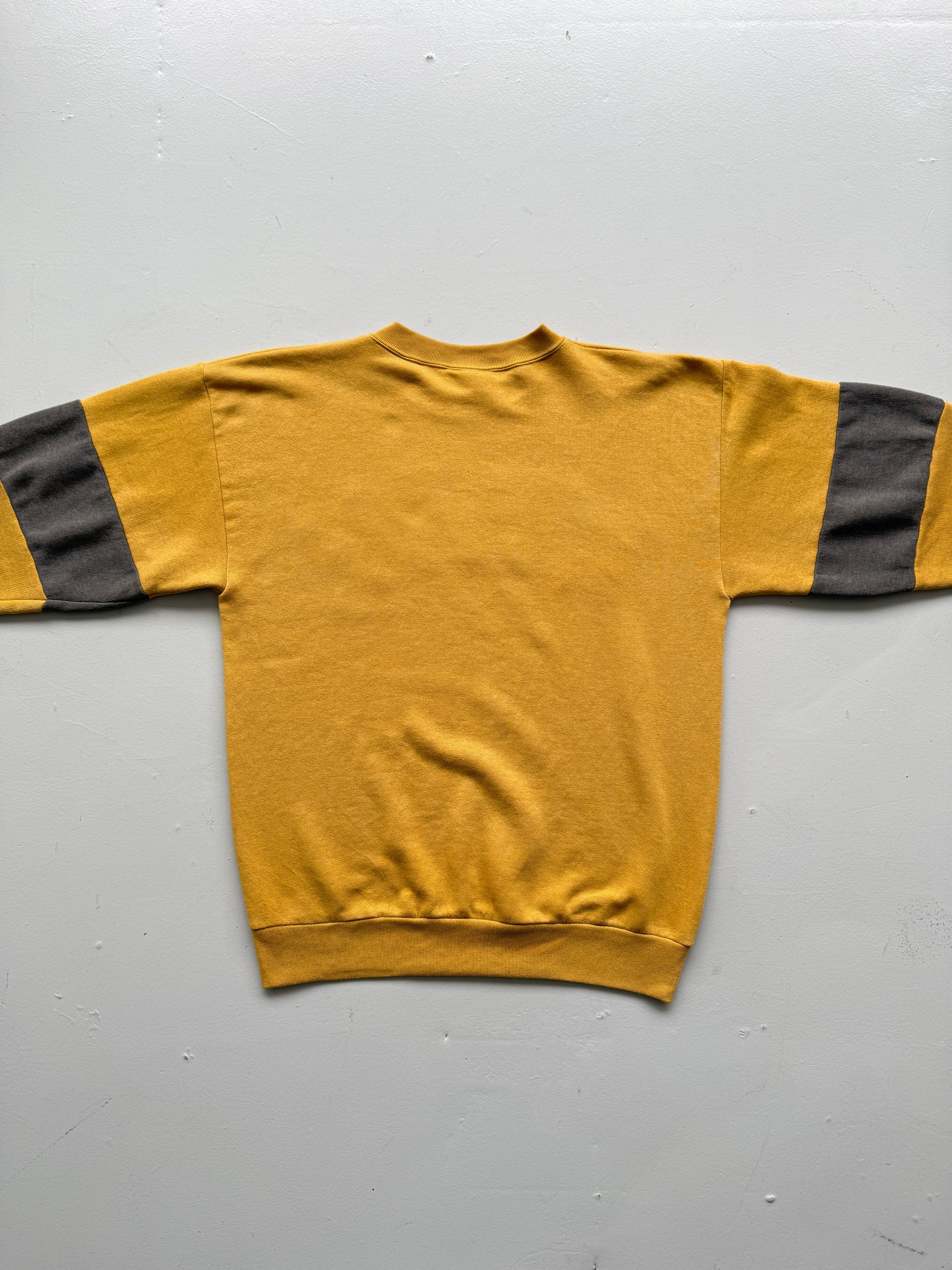 Yellow Levi's 90's Vintage Graphic Sweatshirt Jumper - Medium