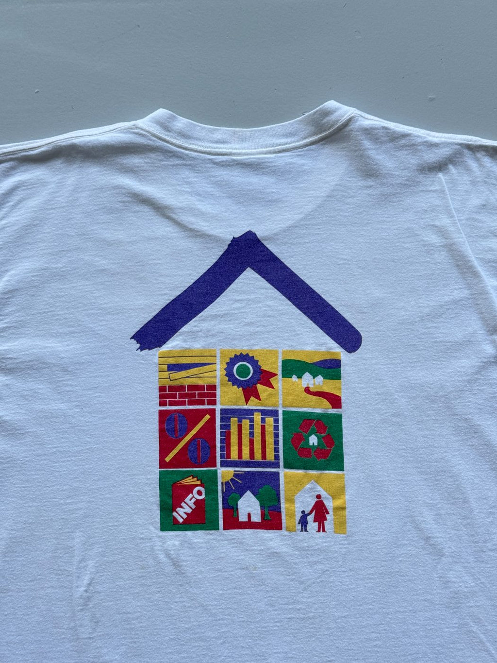 Gildan Single Stitch Housing Graphic 90's Vintage T-Shirt - XL