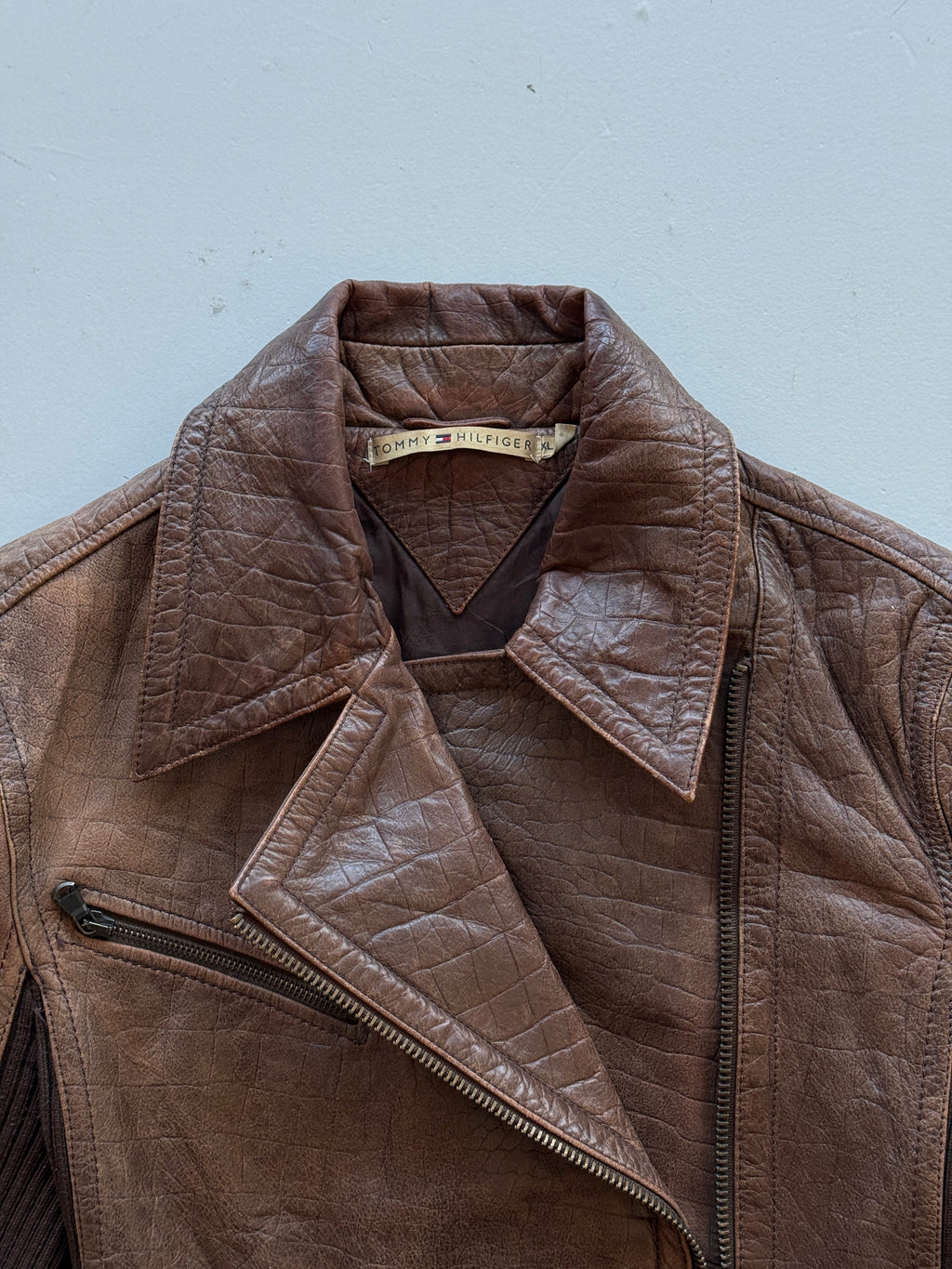 Brown Tommy Hilfiger Y2K Women's Vintage Leather Jacket - Small 8/10
