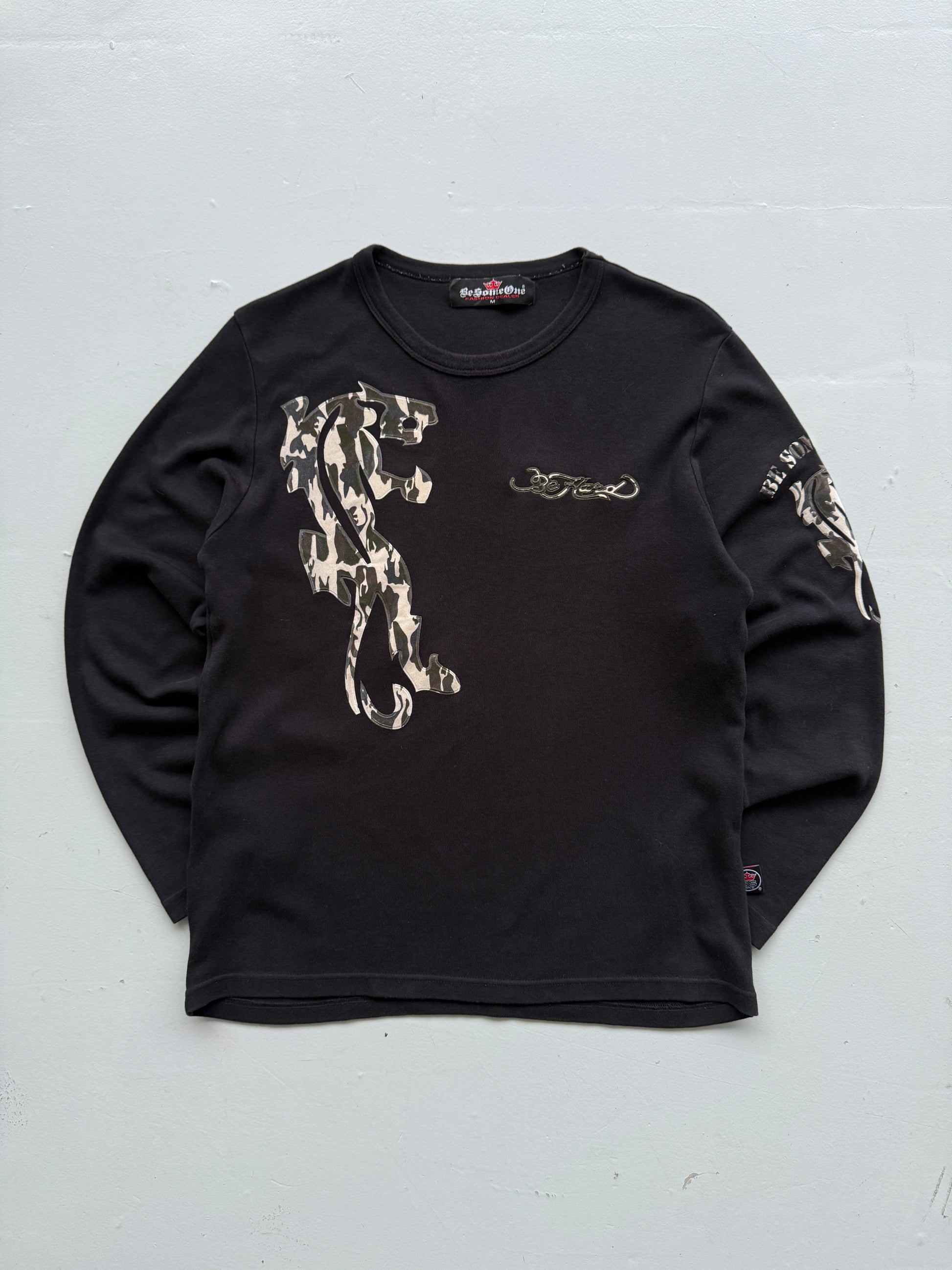 Black 00's Vintage Y2K Graphic Long Sleeve T-Shirt - Medium