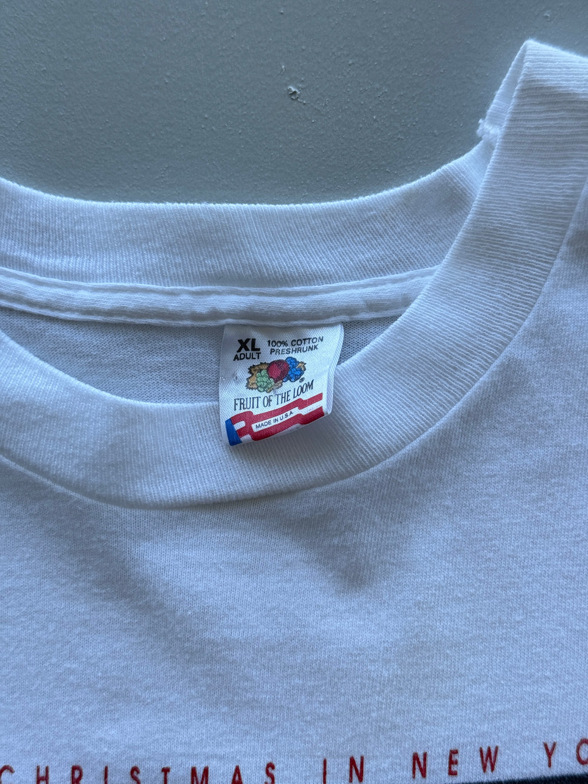 Infiniti Christmas in New York 90s Vintage Single Stitch T-Shirt - Large