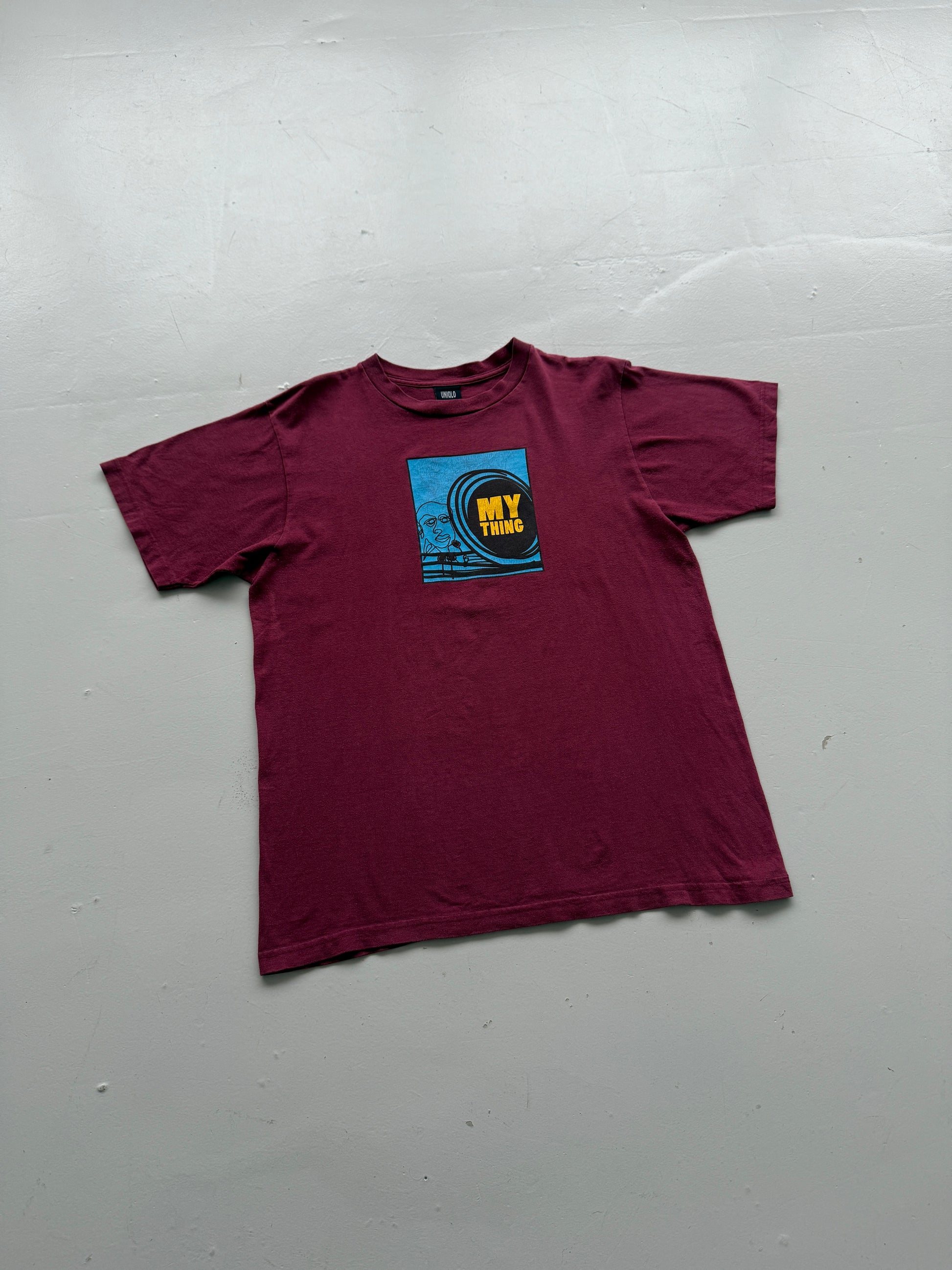 Maroon Early Uniqlo 00's Vintage Graphic Made in USA T-Shirt - Medium