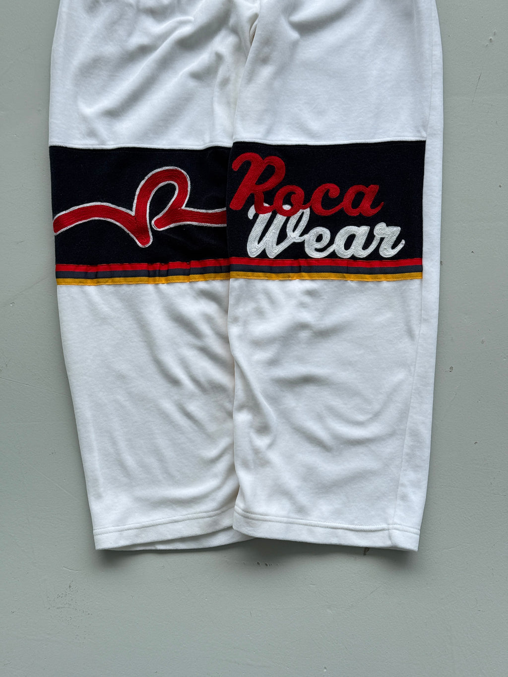 White Rocawear 00's Vintage Y2K Velvet Sweat Pants - Medium