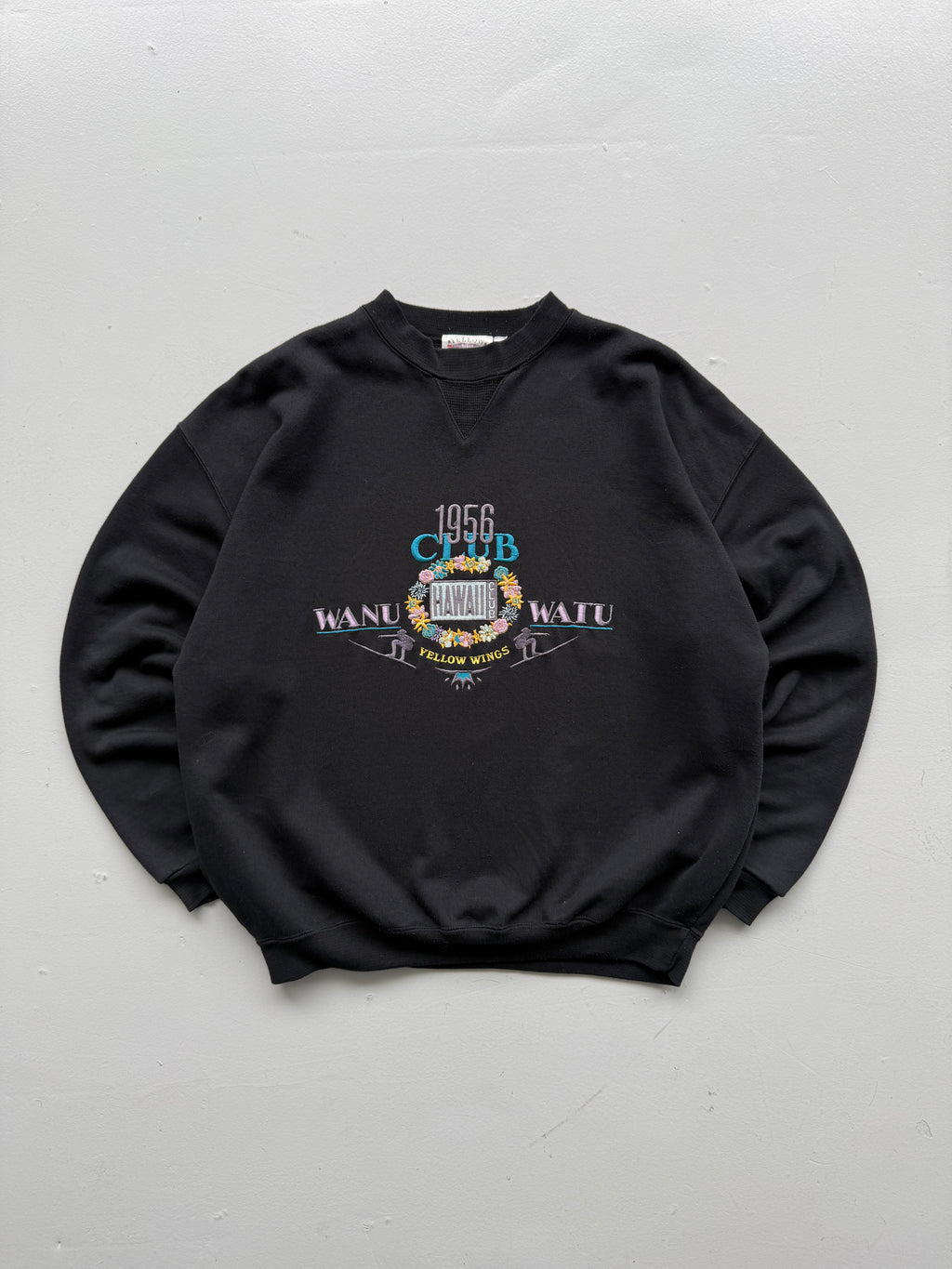 Yellow Wings Hawaii Club 90s Vintage Sweatshirt