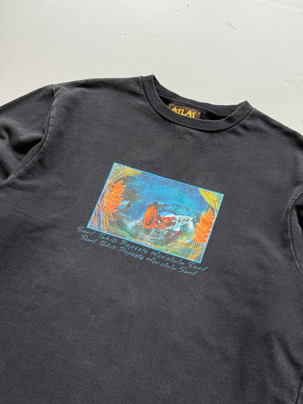 Atlas For Men Surf Tahiti Papeete Honolulu 90's Vintage Sweatshirt - XL