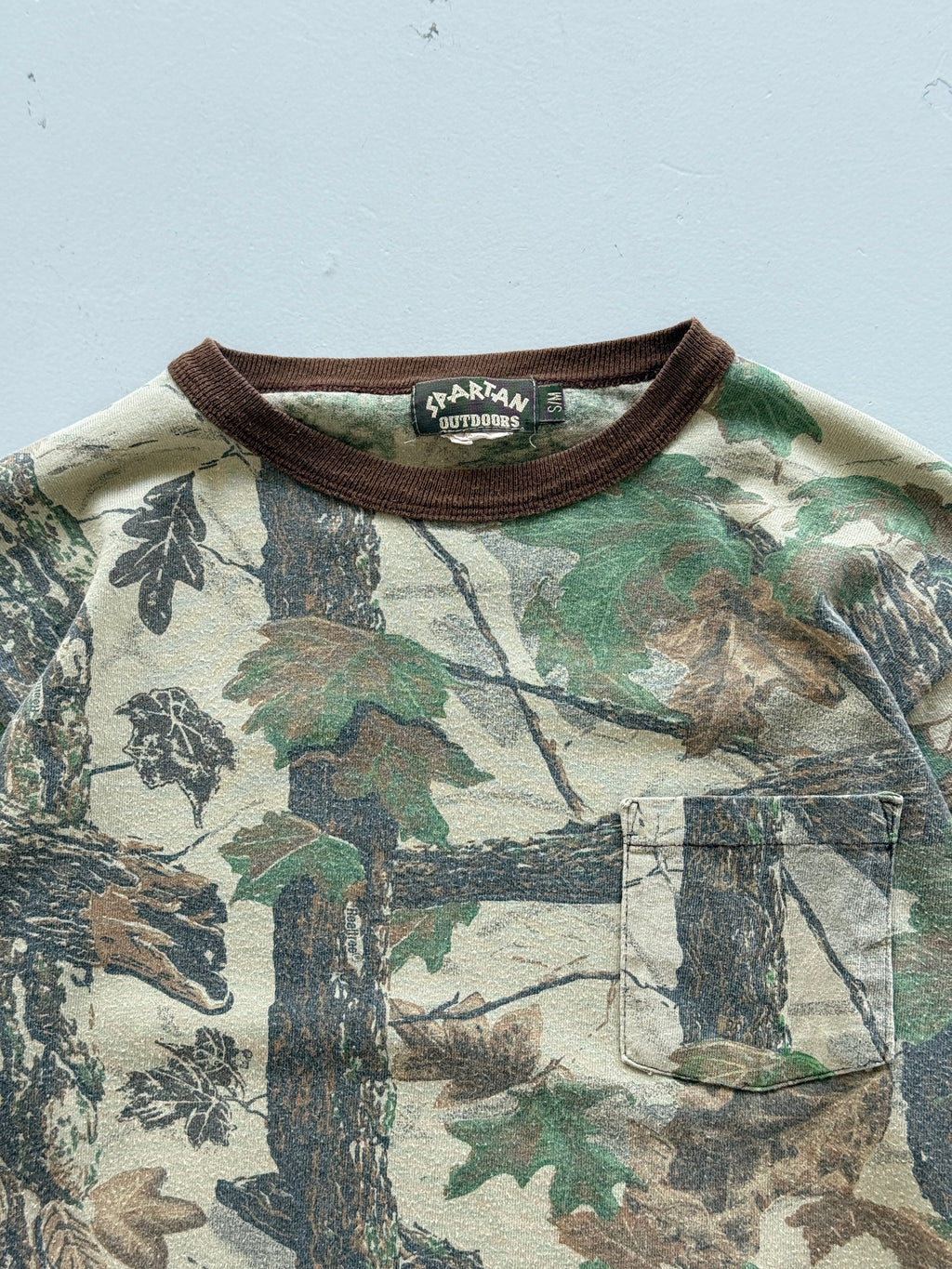 Camo Spartan Outdoors 90's Vintage Long Sleeve Pocket T-Shirt - Small