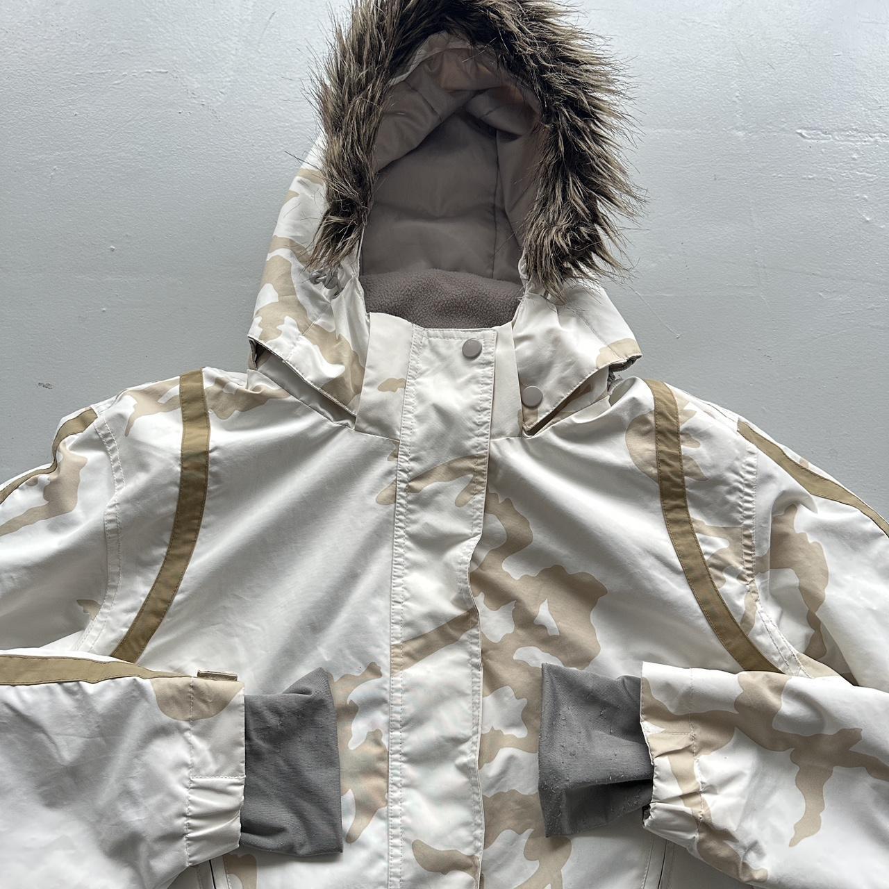White Camo Alpha Industries Mountain Parka - Women’s XL